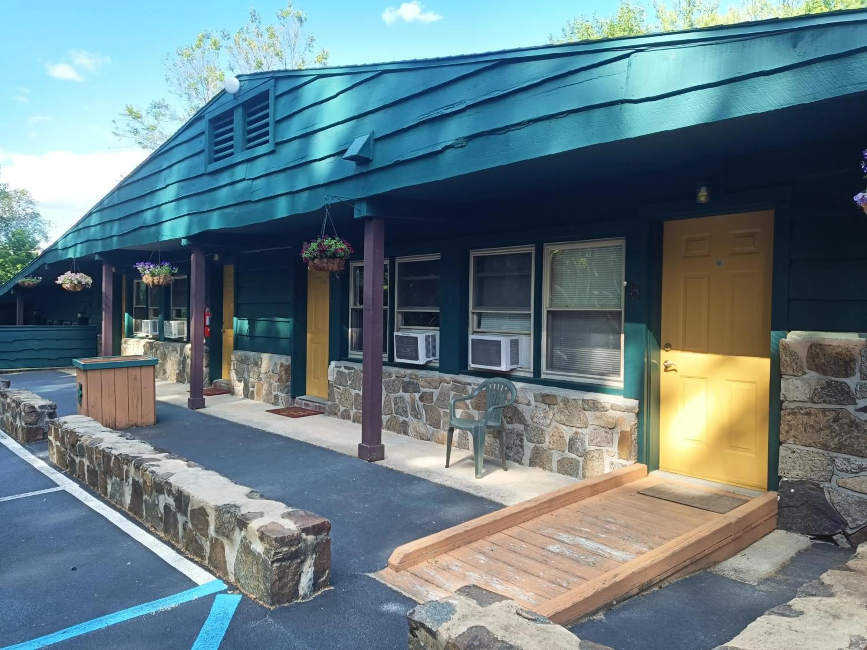 Adirondack Diamond Point Lodge