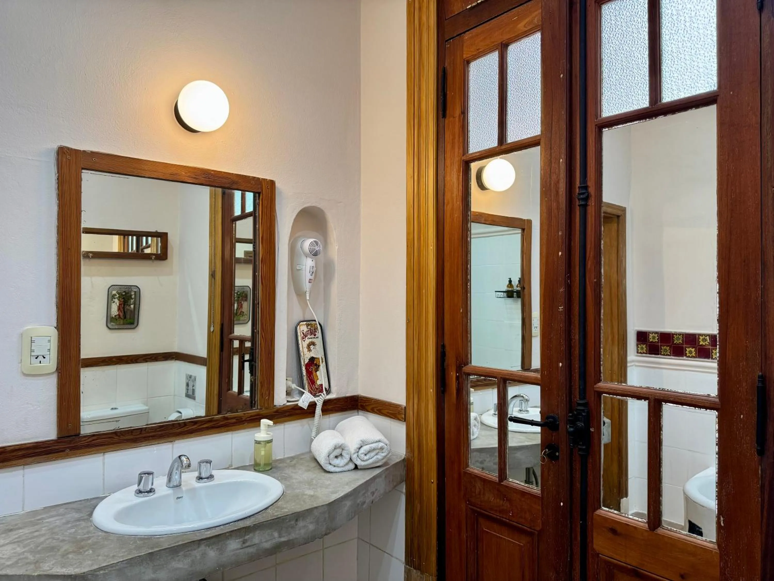 Bathroom in Lina's Tango Guesthouse