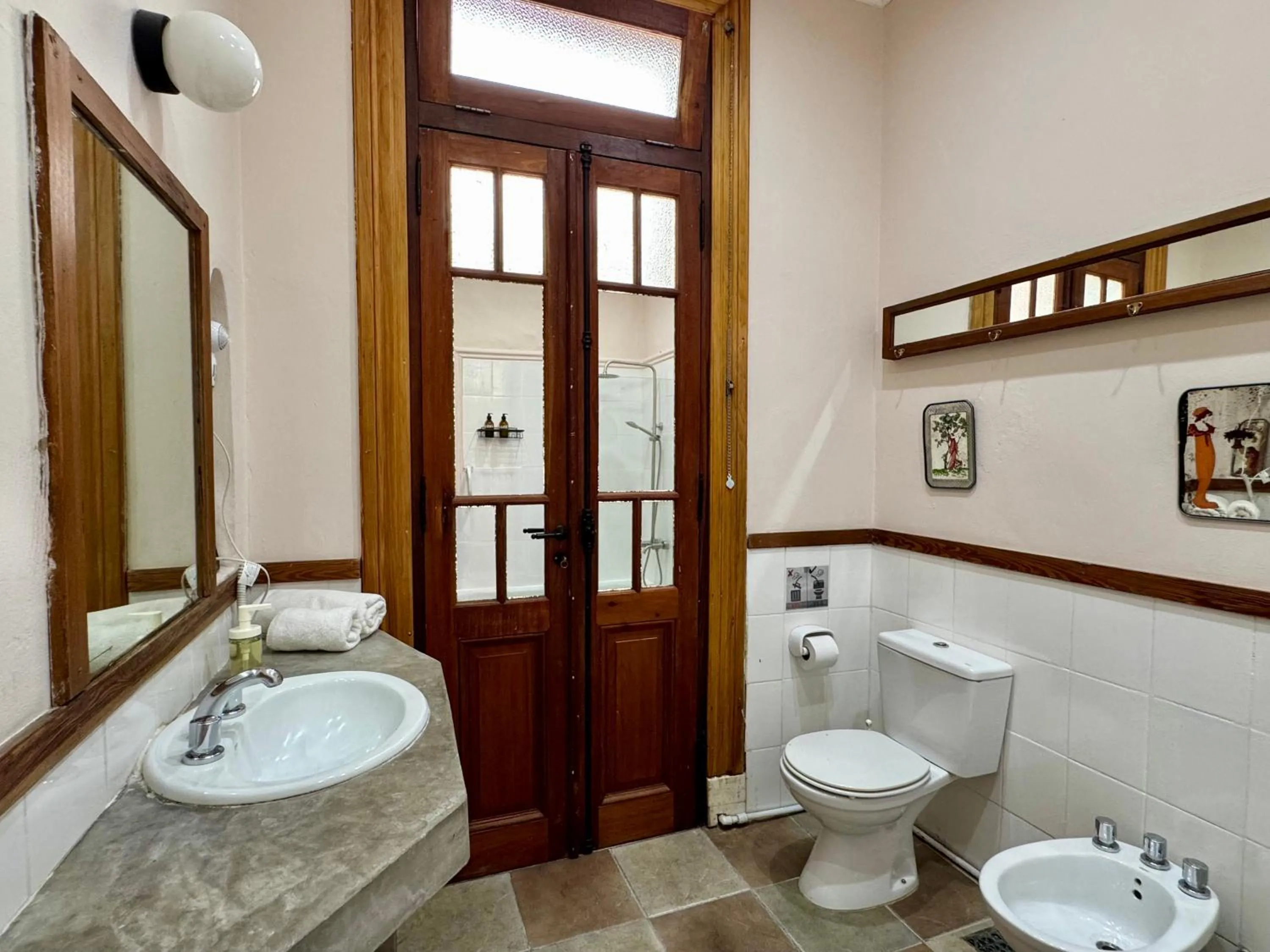 Bathroom in Lina's Tango Guesthouse