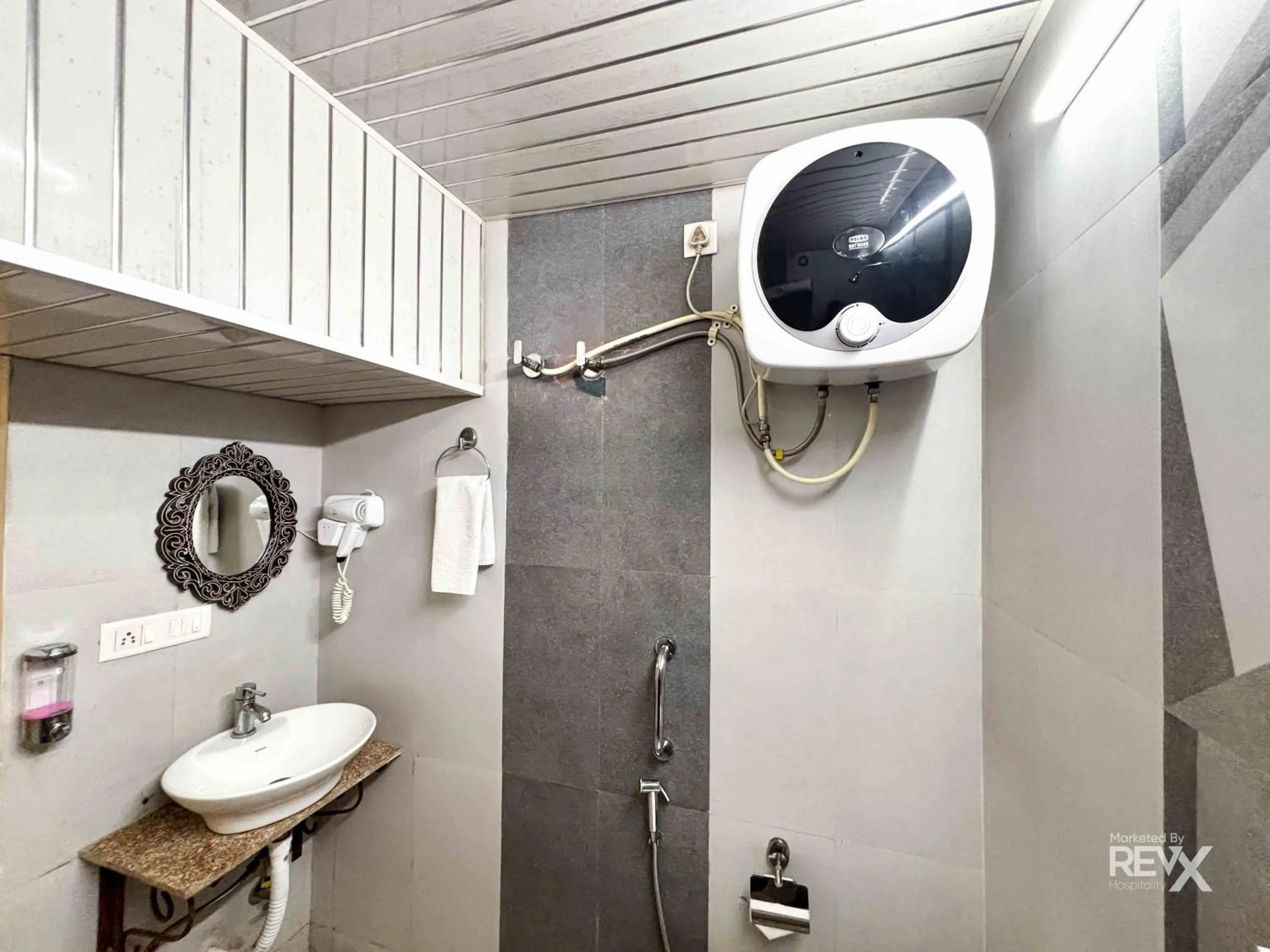 Shower in The Neeraj Naturecure - Ganga View