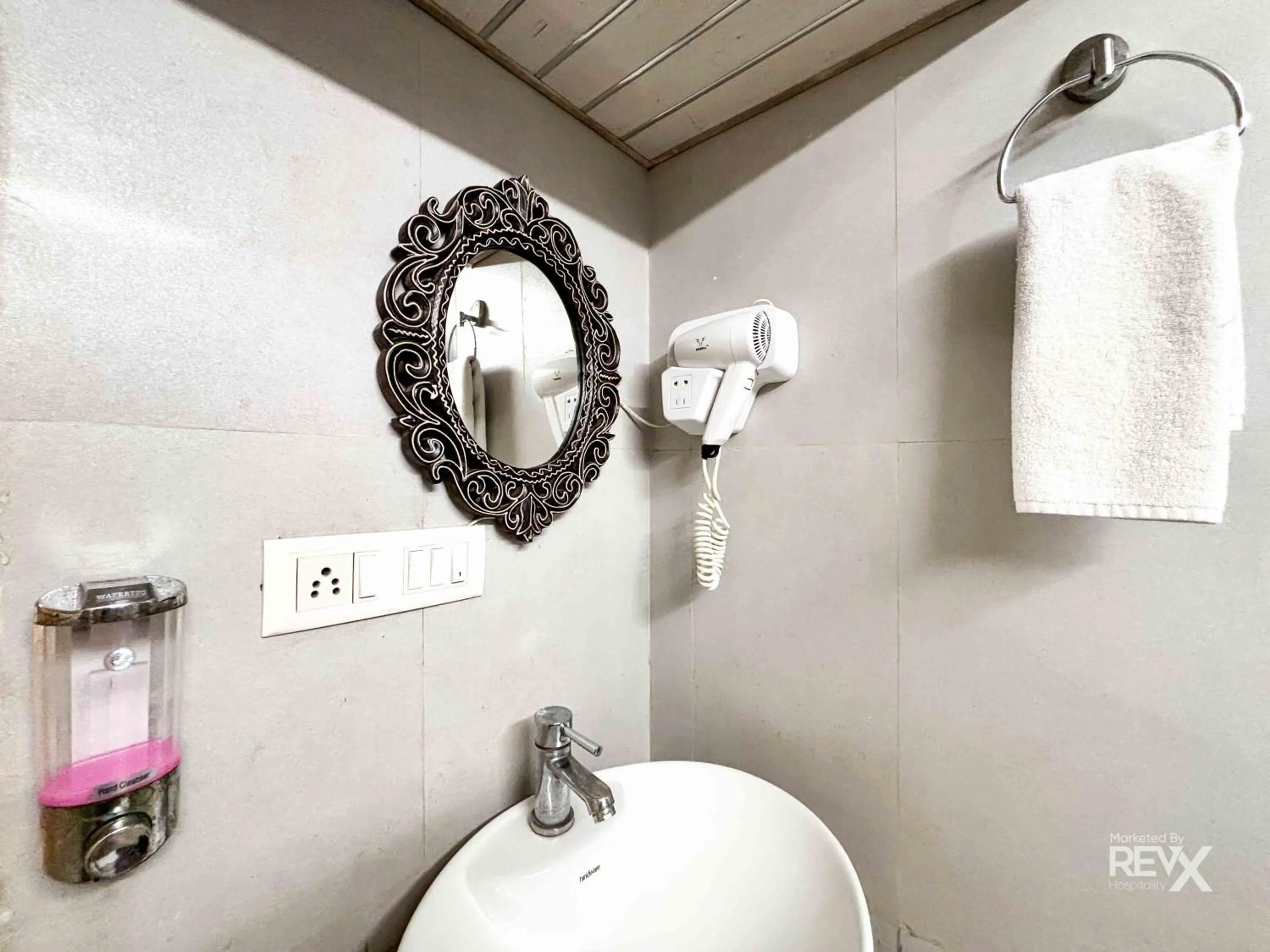 Bathroom in The Neeraj Naturecure - Ganga View