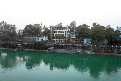 The Neeraj Naturecure With Ganga Ghat Access