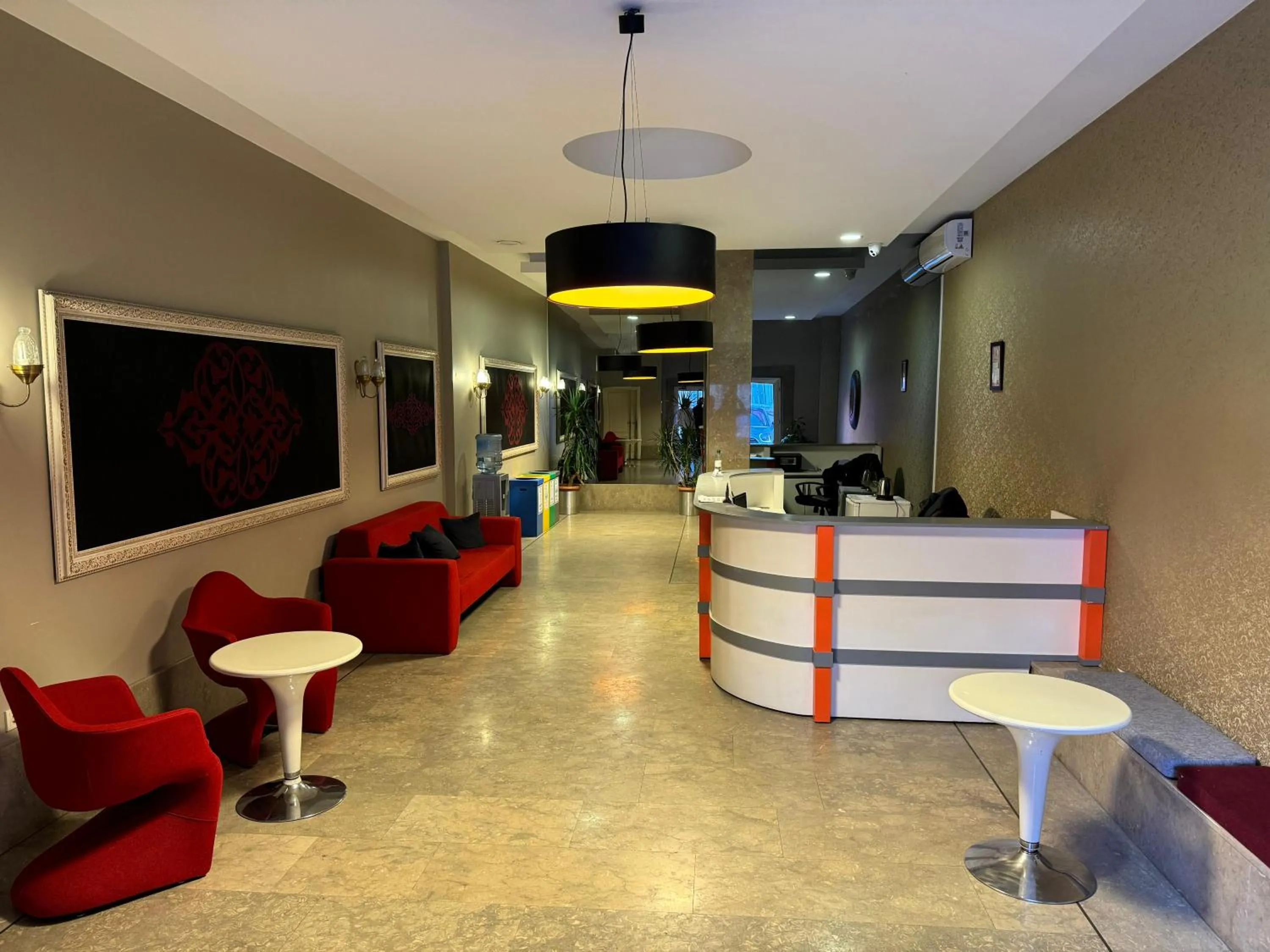 Lobby or reception in Aderans Hotel