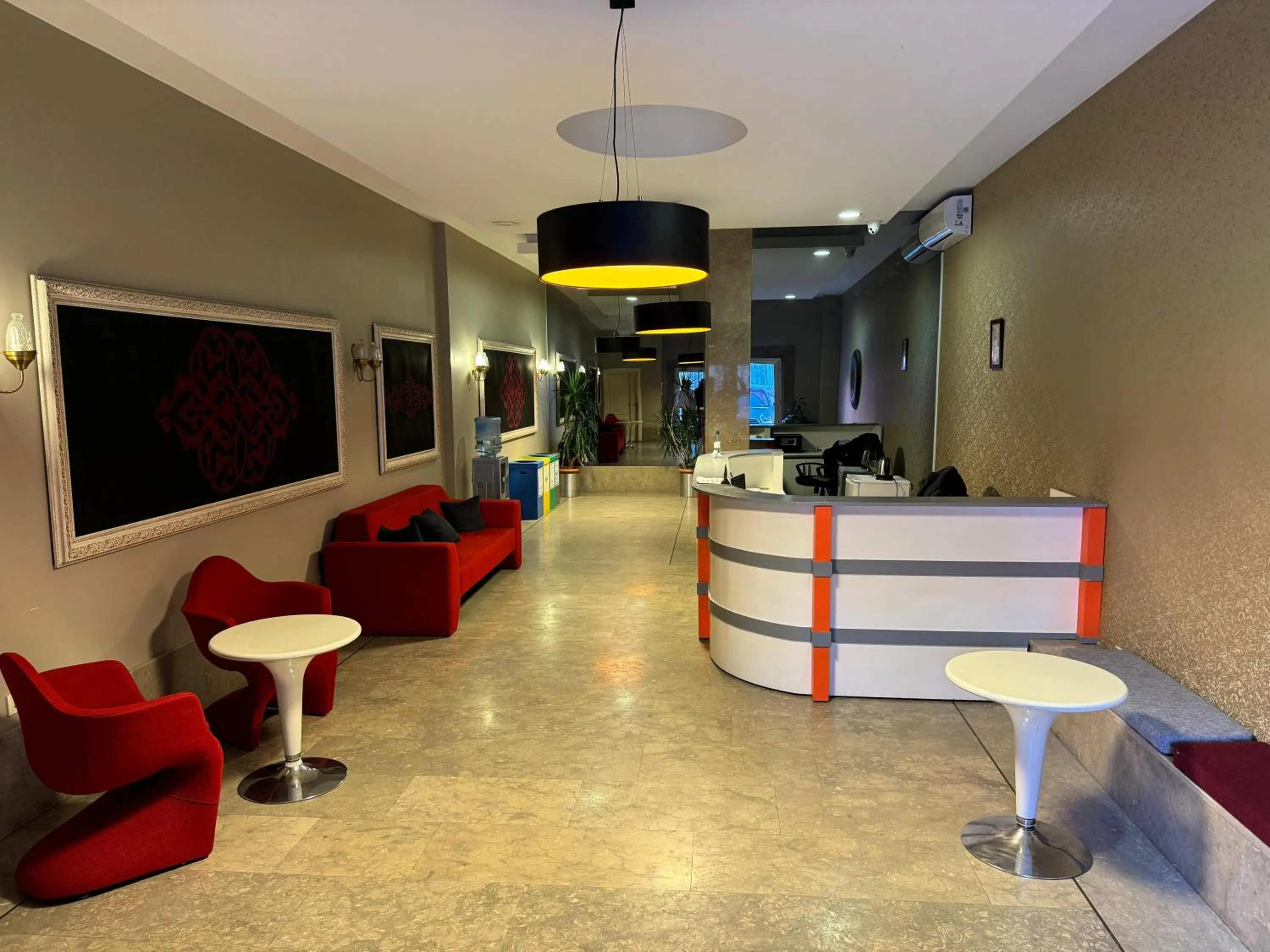 Lobby or reception in Aderans Hotel