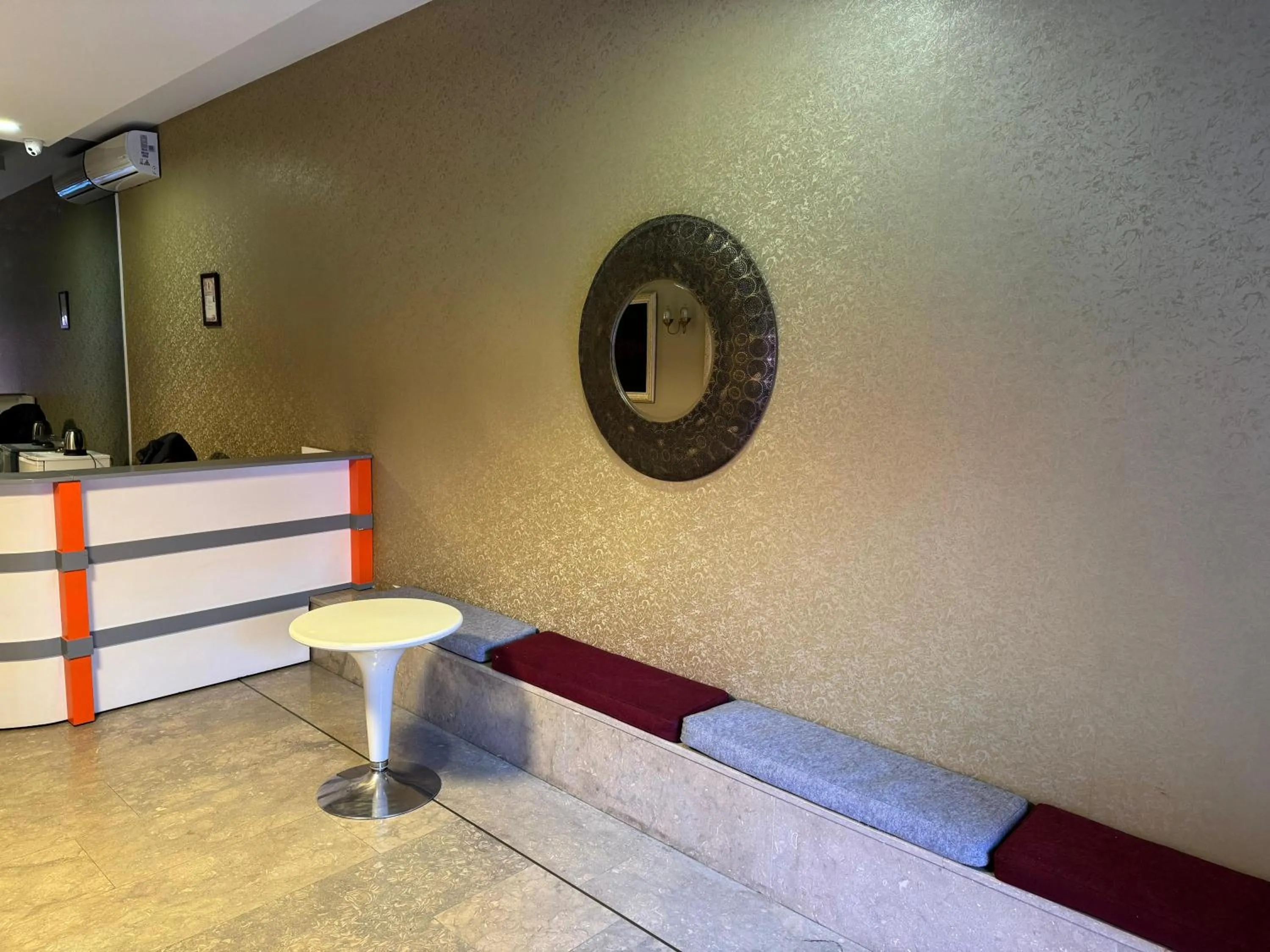 Lobby or reception in Aderans Hotel