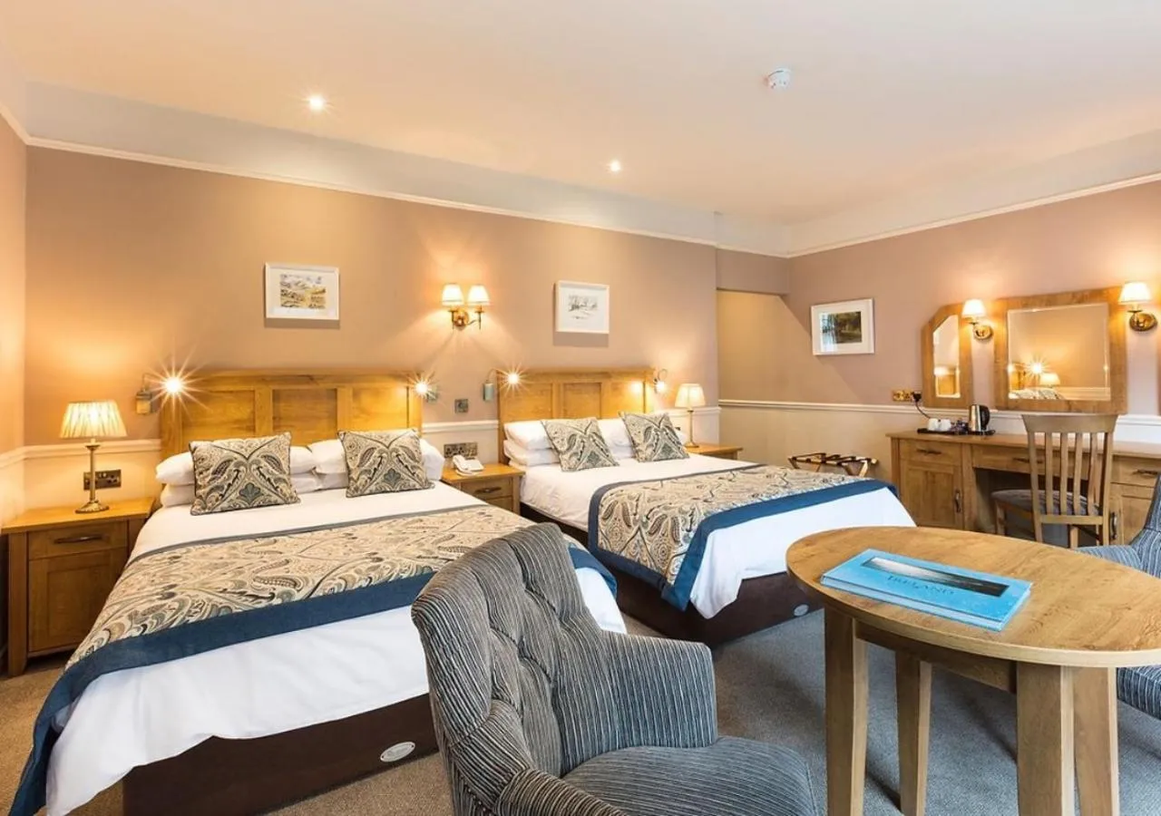Bed in Brown Trout Golf & Country Inn