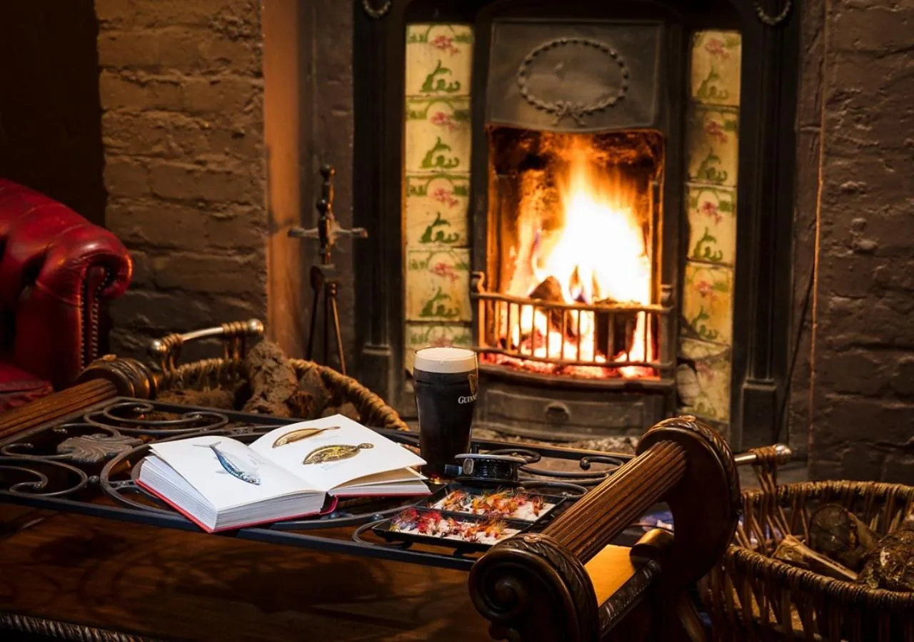 Lounge or bar in Brown Trout Golf & Country Inn