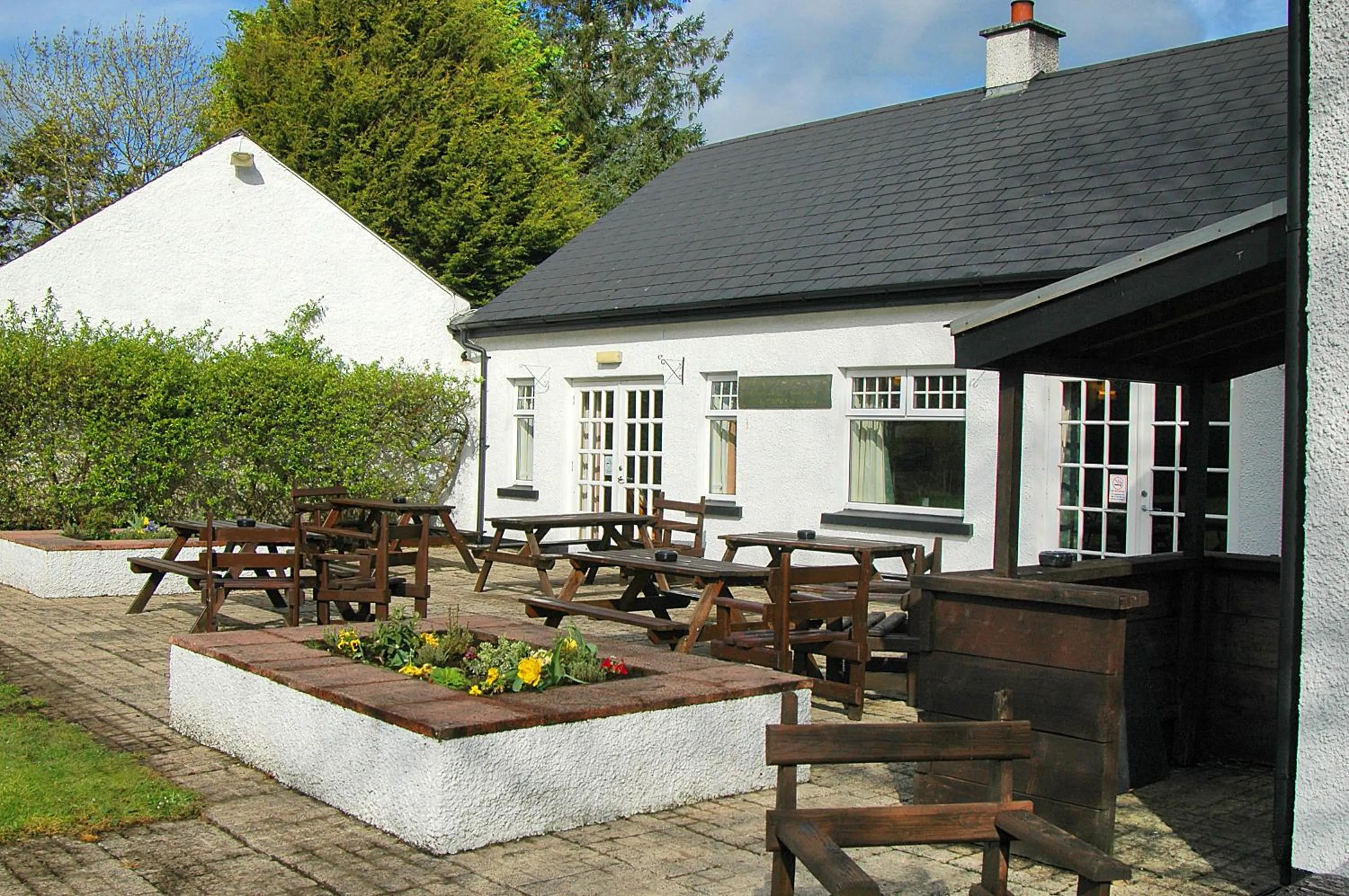 Patio in Brown Trout Golf & Country Inn
