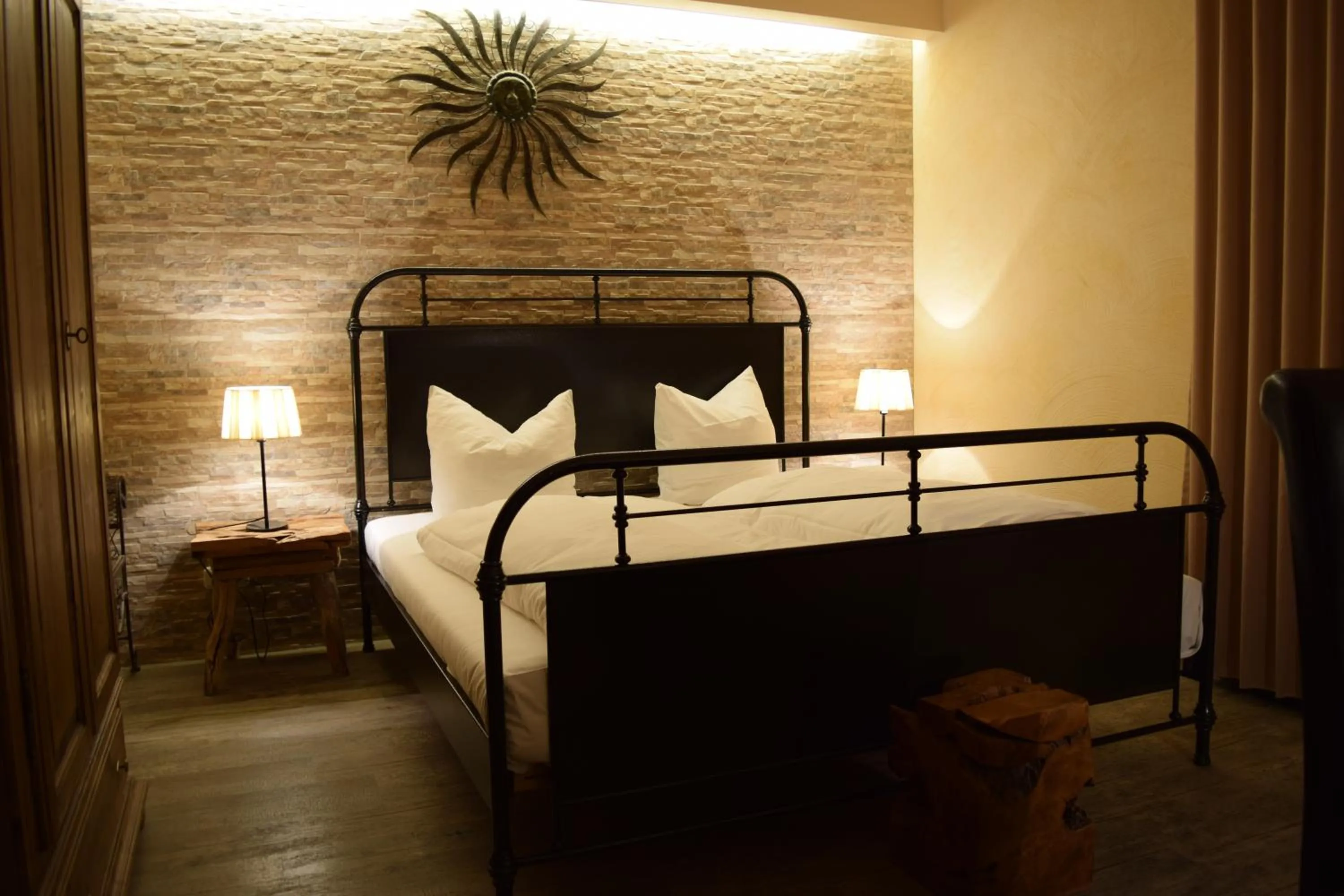 Photo of the whole room, Bed in Hotel Arte Vida OHG