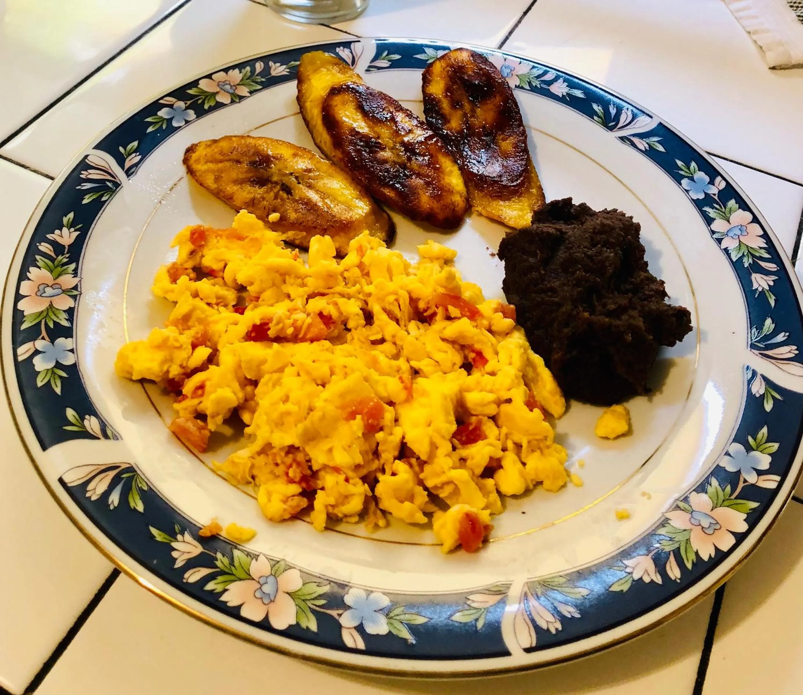 Breakfast in Casa Carmel Bed & Breakfast