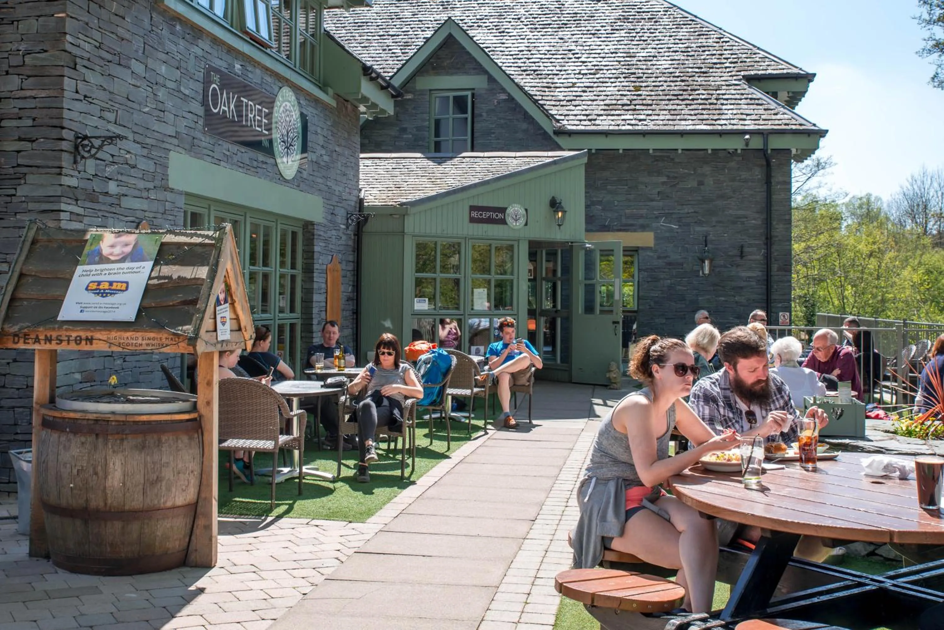 Property building in Oak Tree Inn