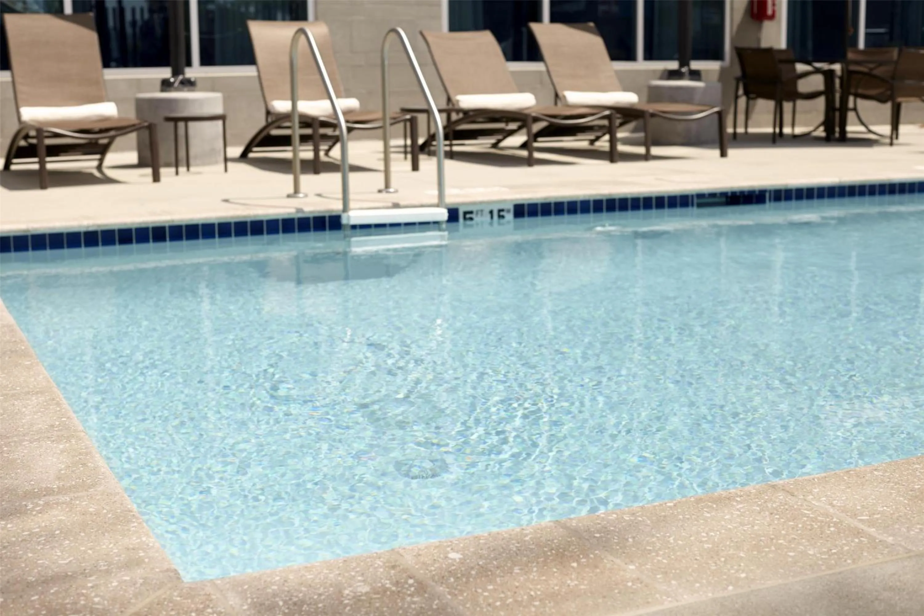 Swimming pool in Hyatt Place Atlanta / Alpharetta / Windward Parkway