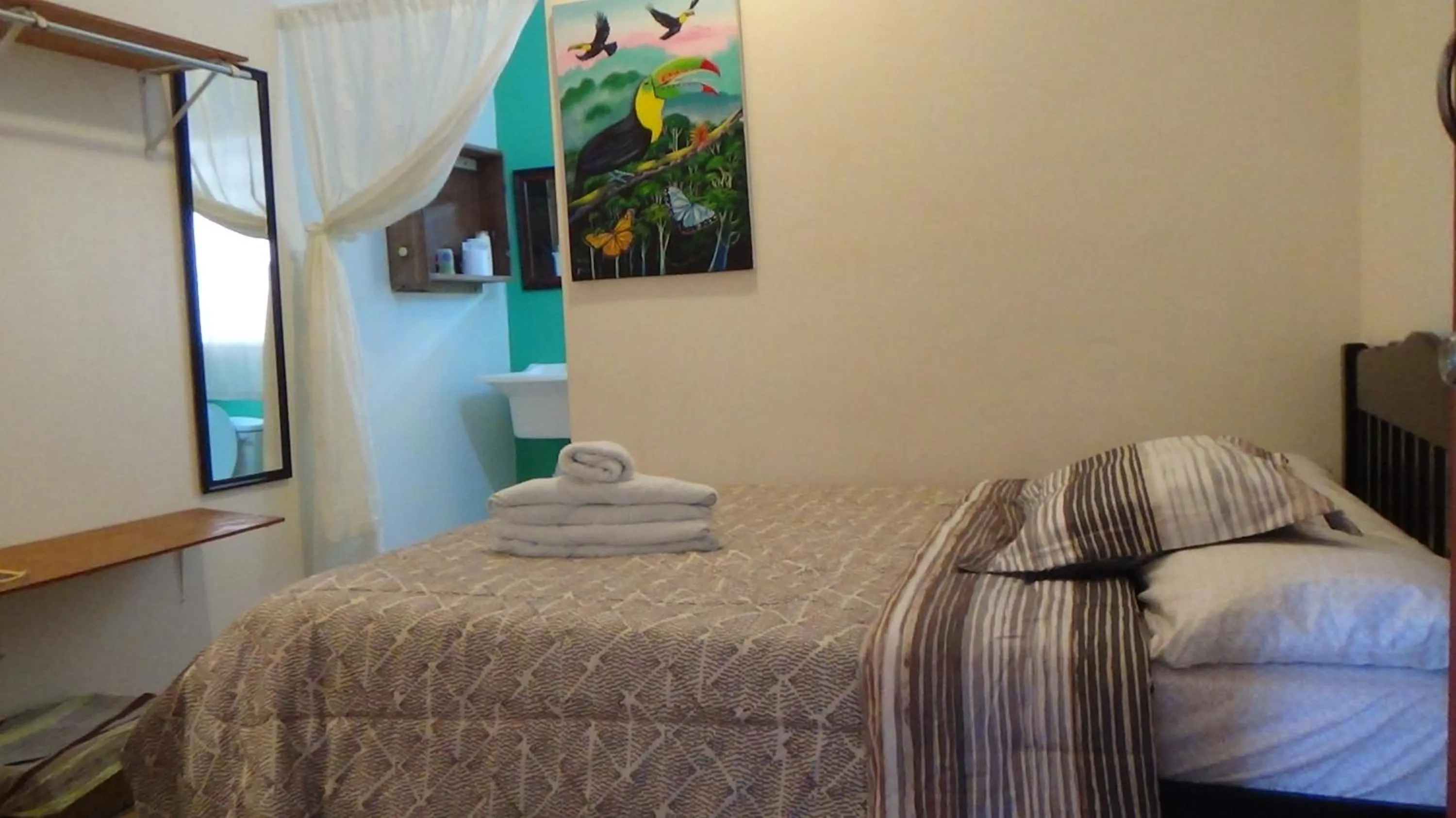 Winter, Bed in Hacienda Tropical Guest House