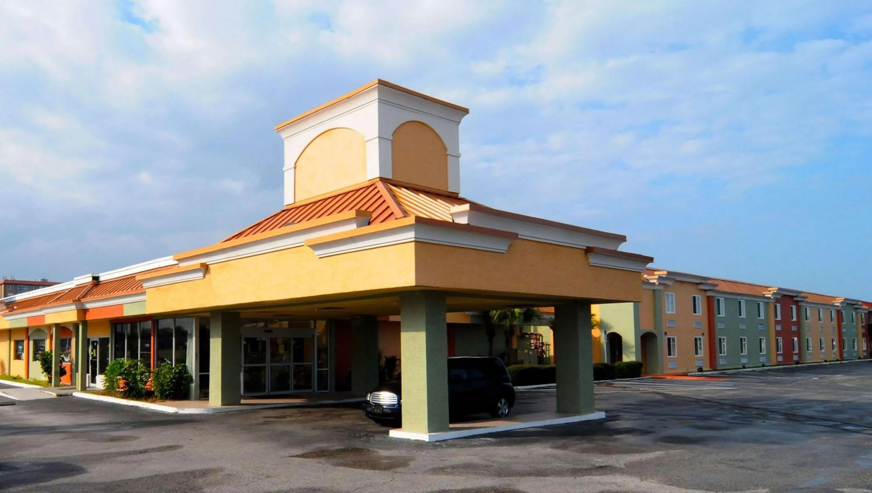 Property Building in Magnuson Hotel & Marina New Port Richey