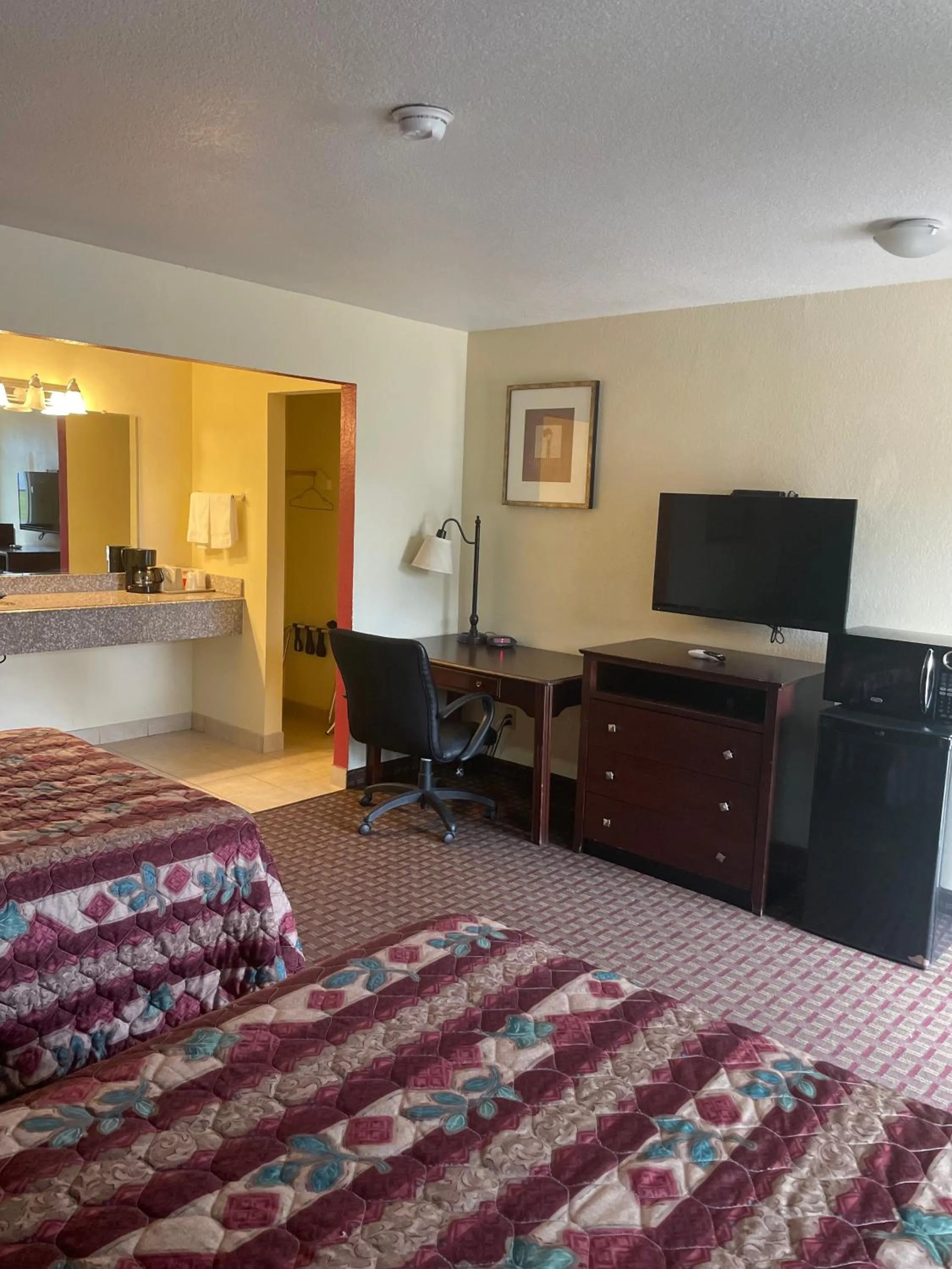 TV and multimedia, Bed in Village Inn