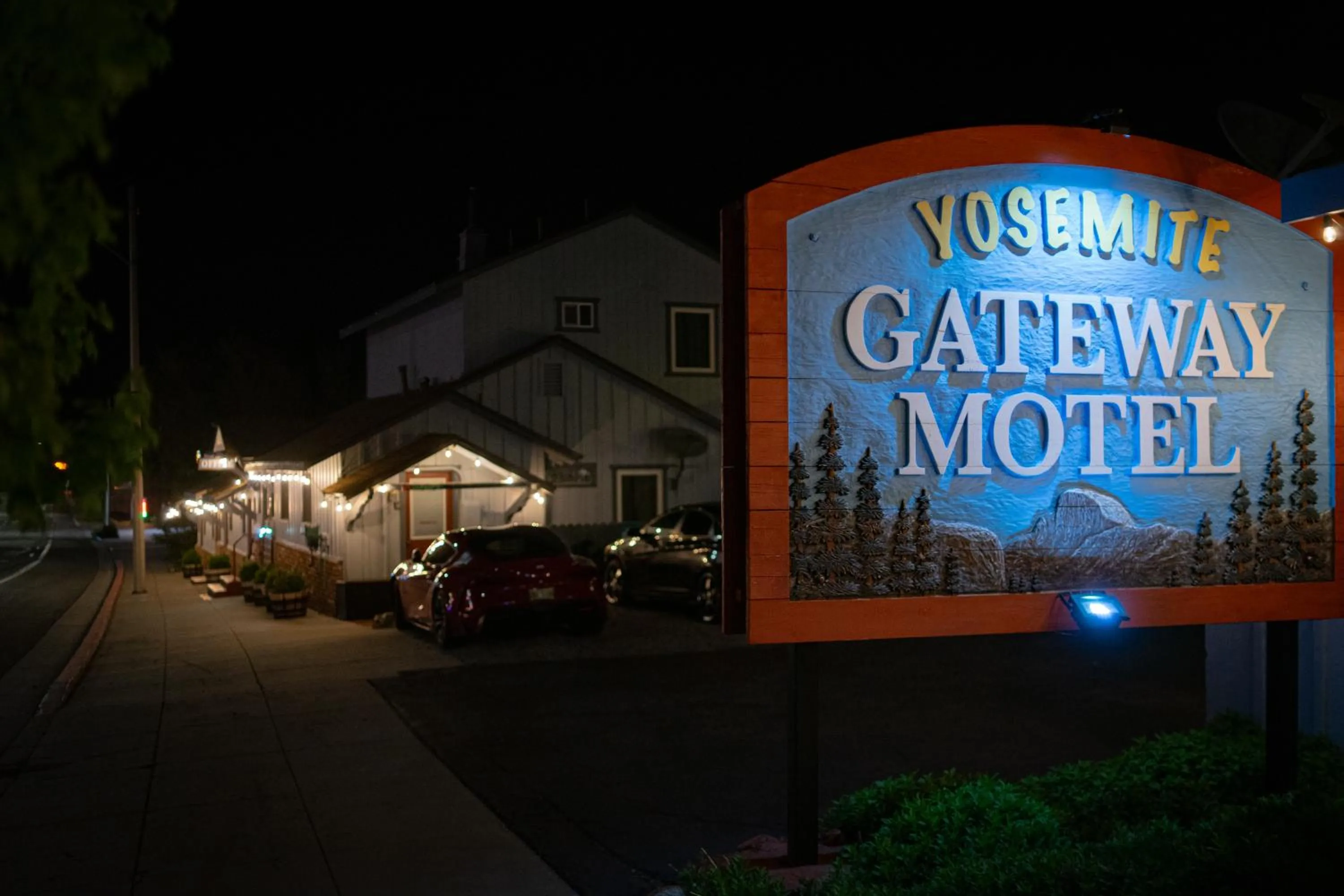 Night in Yosemite Gateway Motel