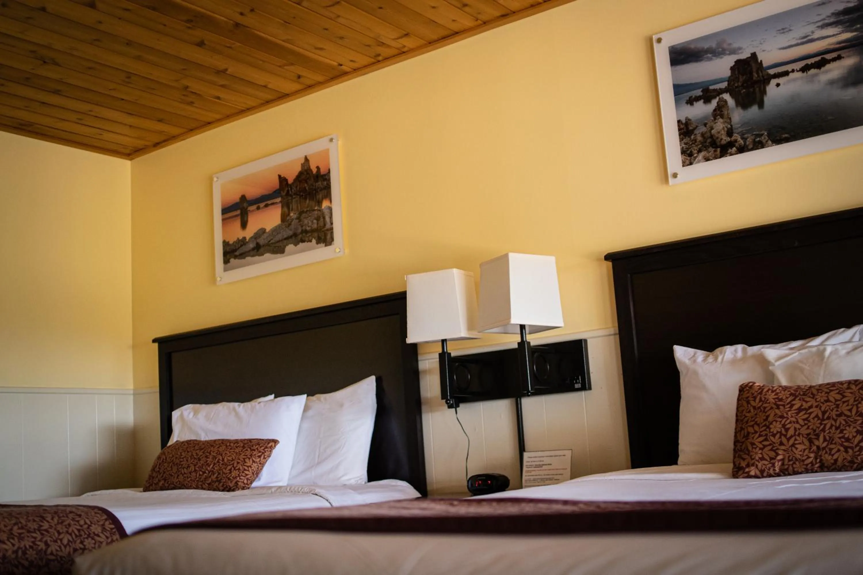 Bedroom, Bed in Yosemite Gateway Motel