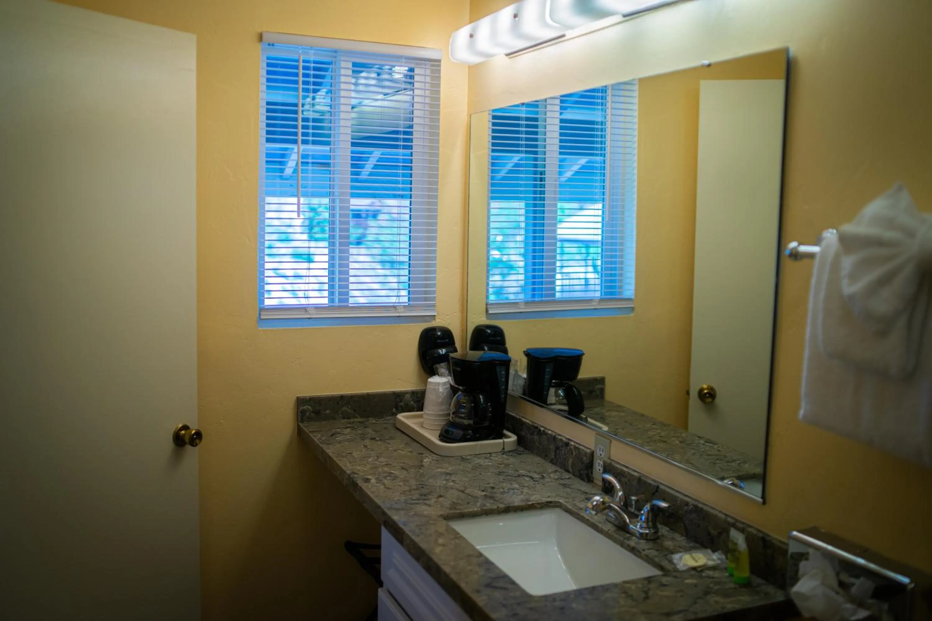 Bathroom in Yosemite Gateway Motel
