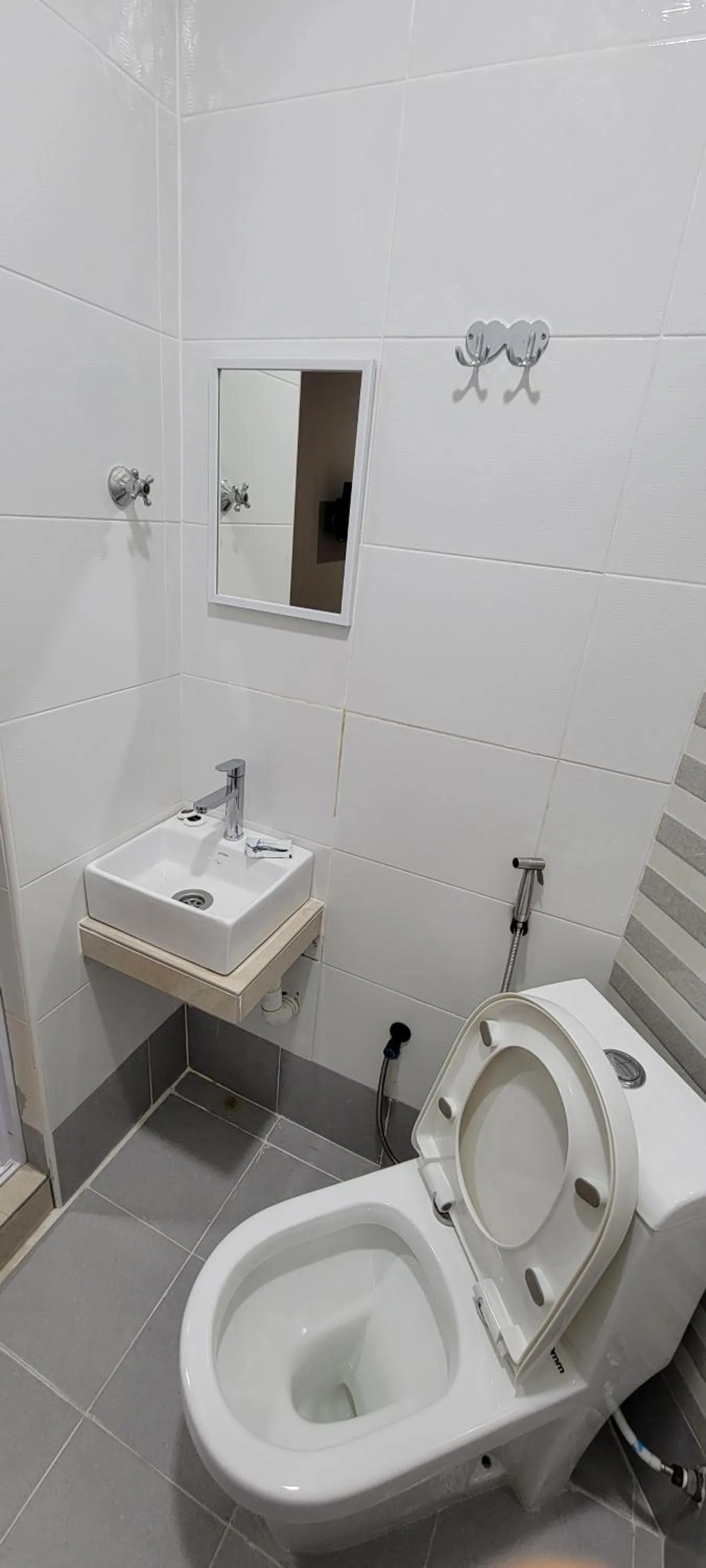 Toilet in HOTEL SHAFURA 3