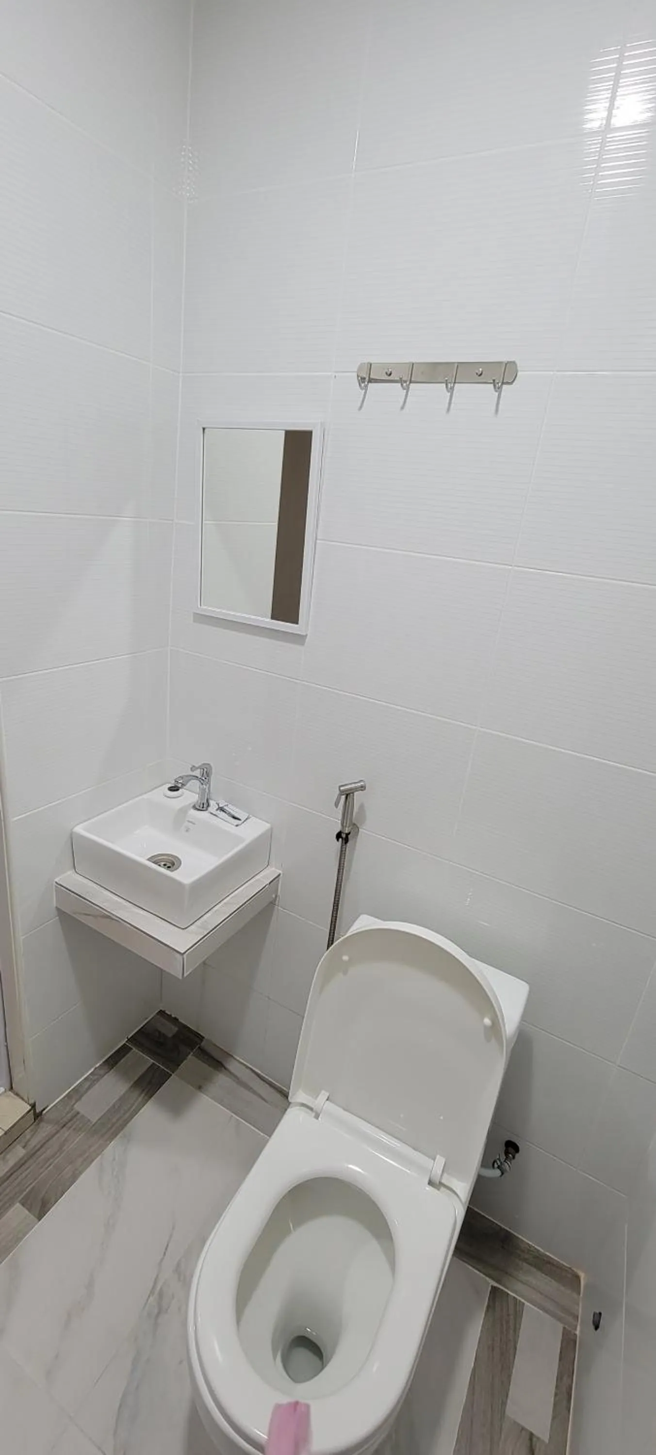 Toilet in HOTEL SHAFURA 3