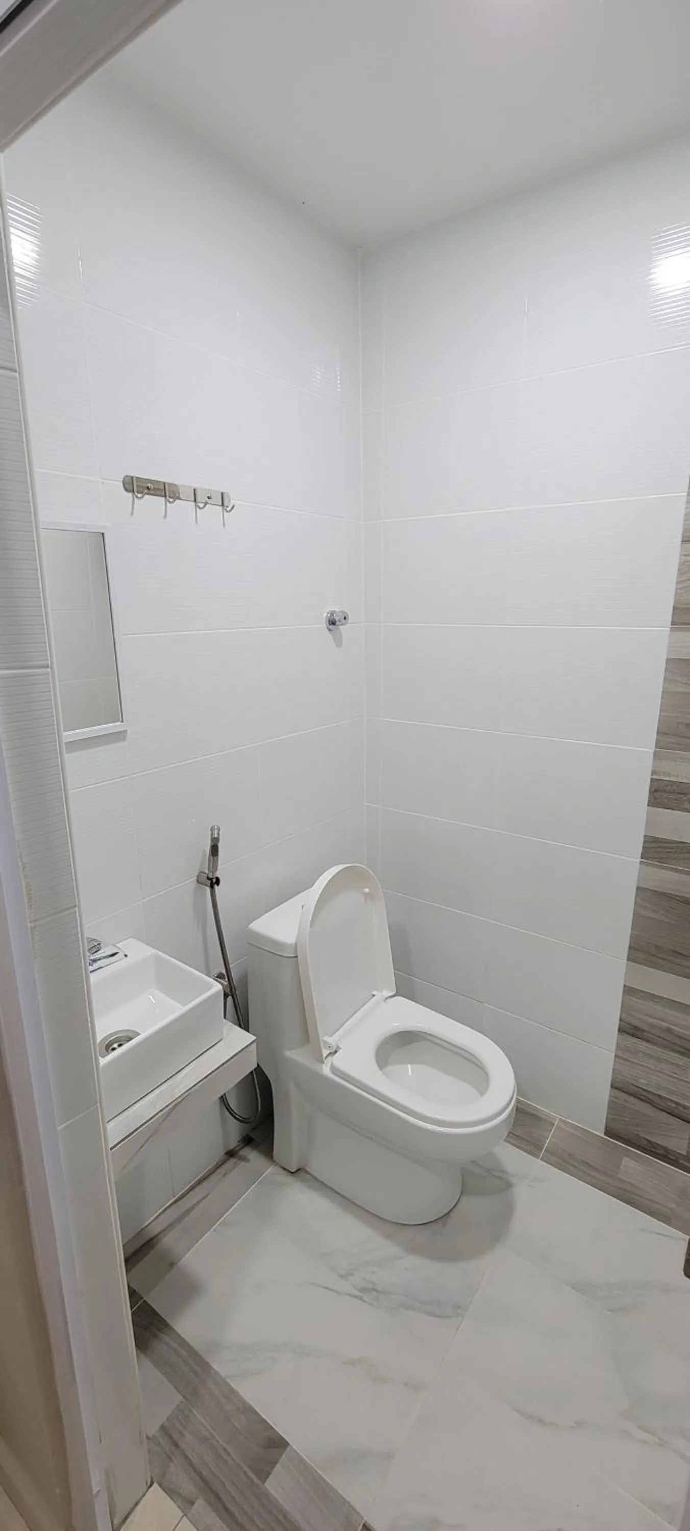 Toilet in HOTEL SHAFURA 3