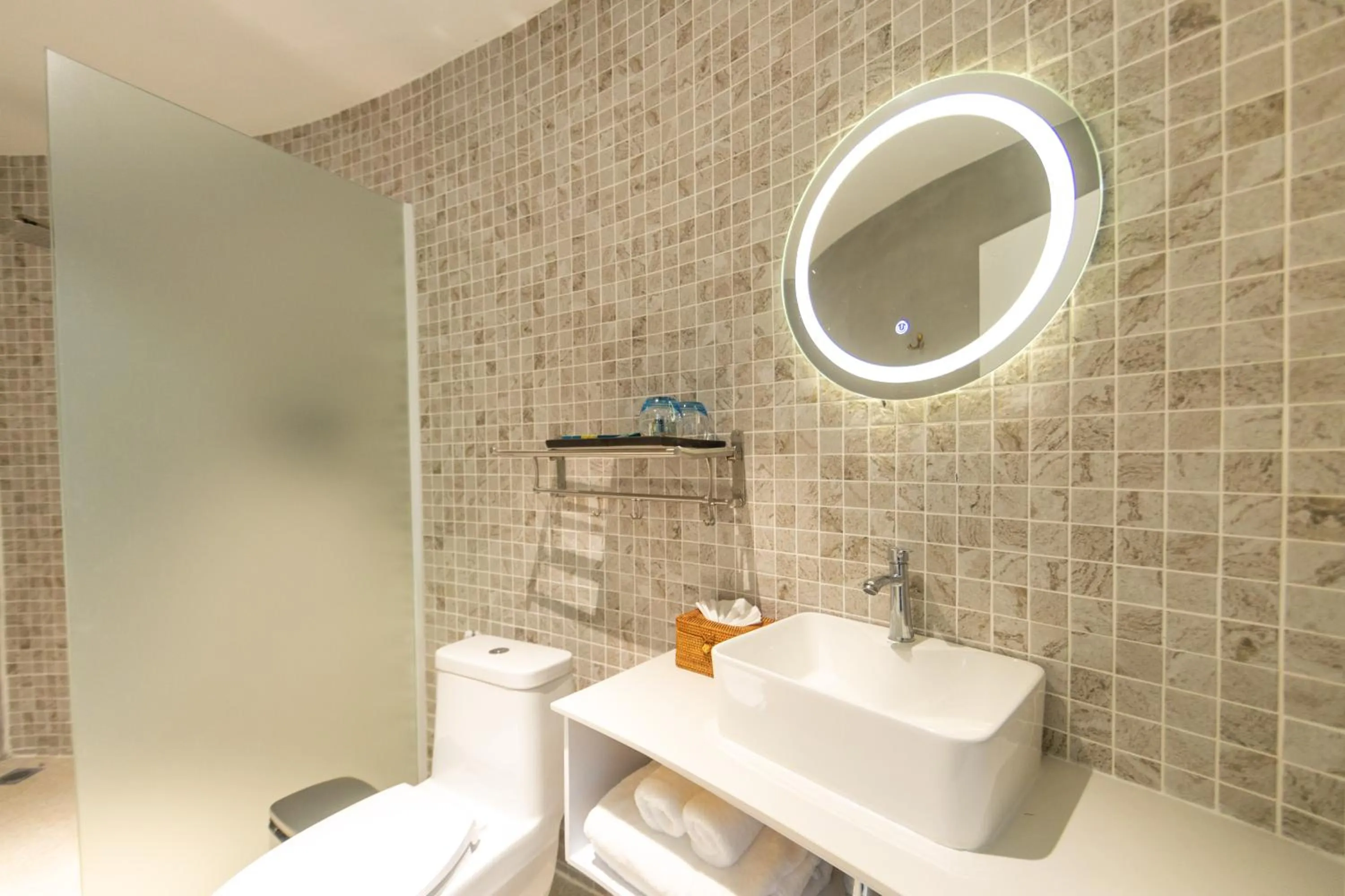 Bathroom in Bird Nest Villas by Mafiya