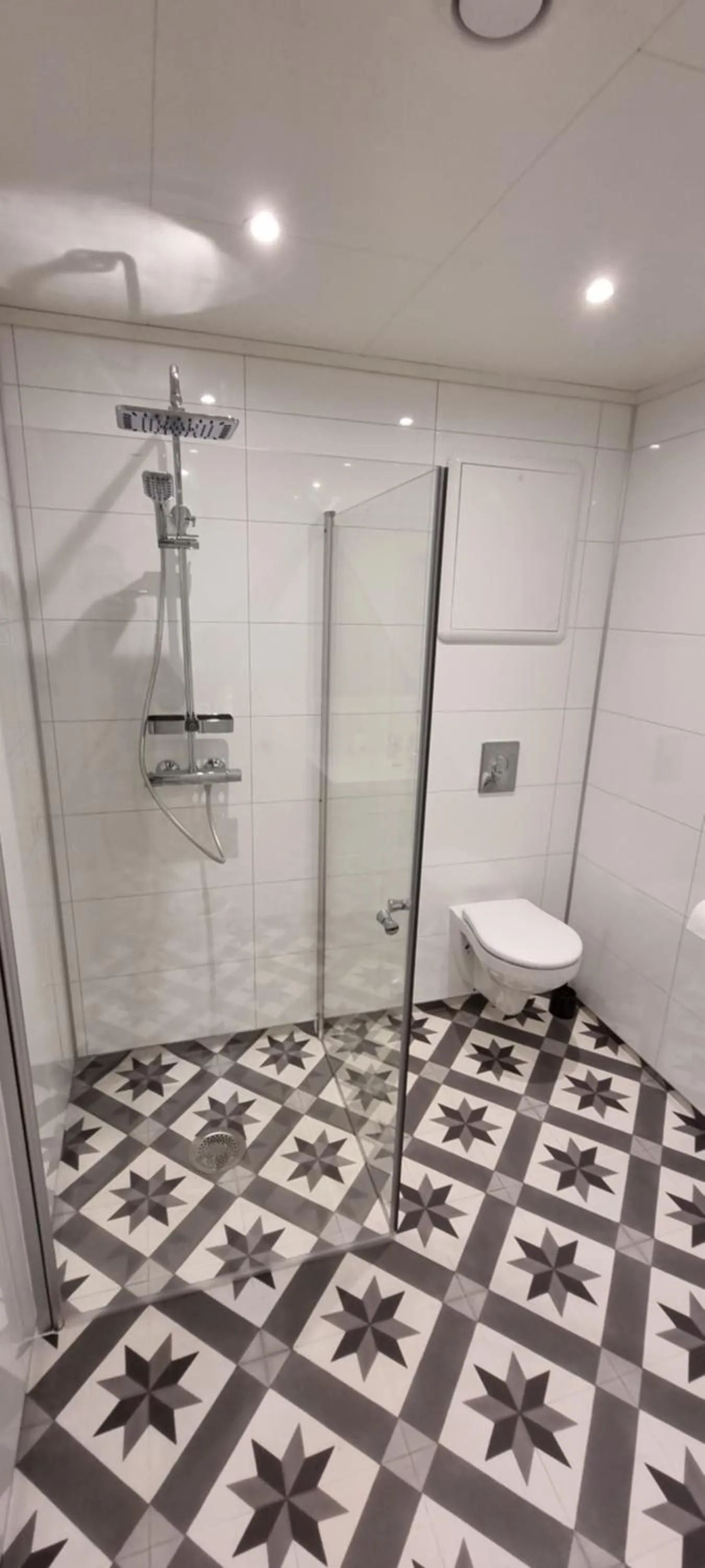 Shower in Rosendal Apartments Motellet