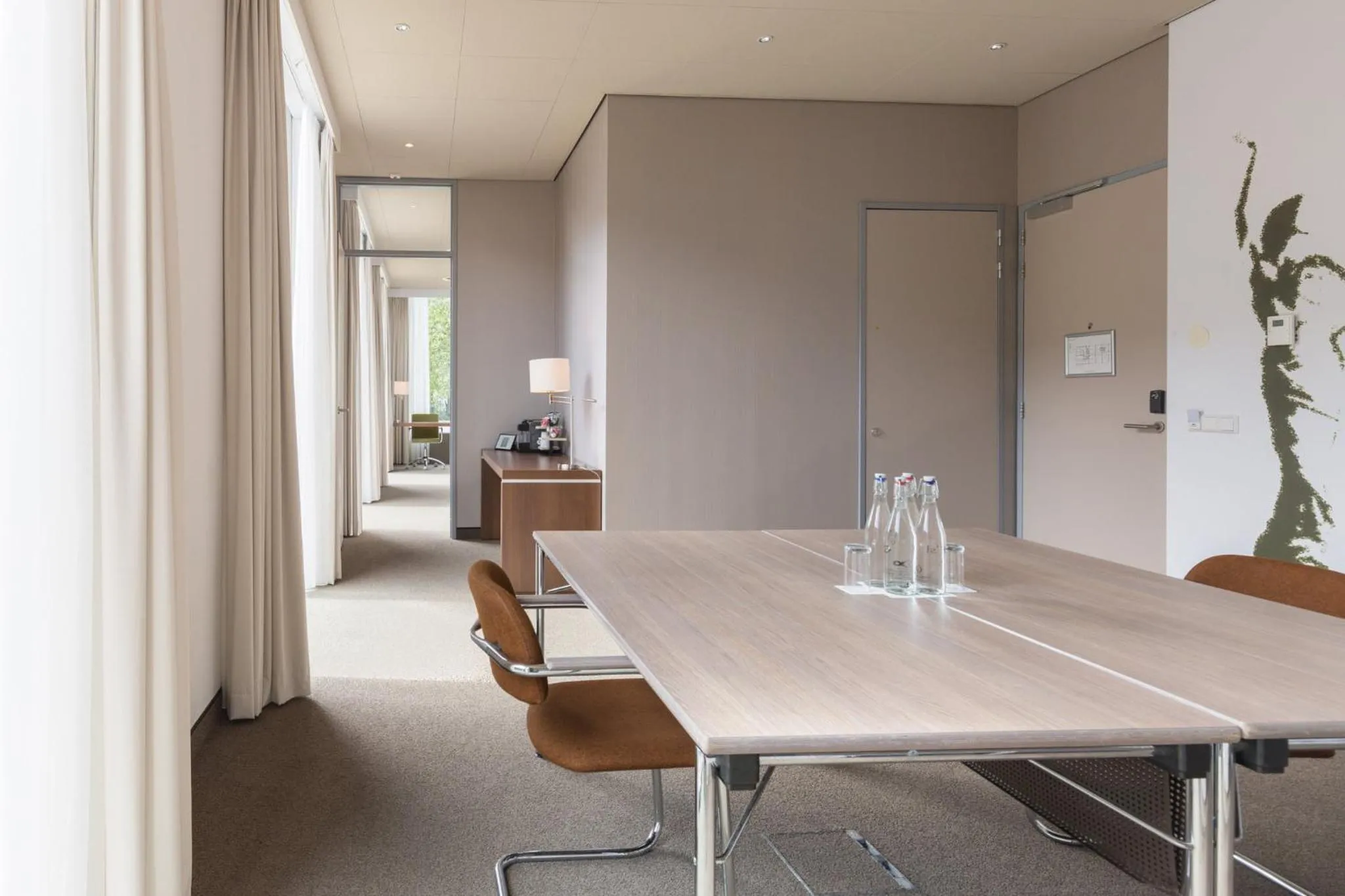 Bedroom in Leonardo Hotel Papendrecht