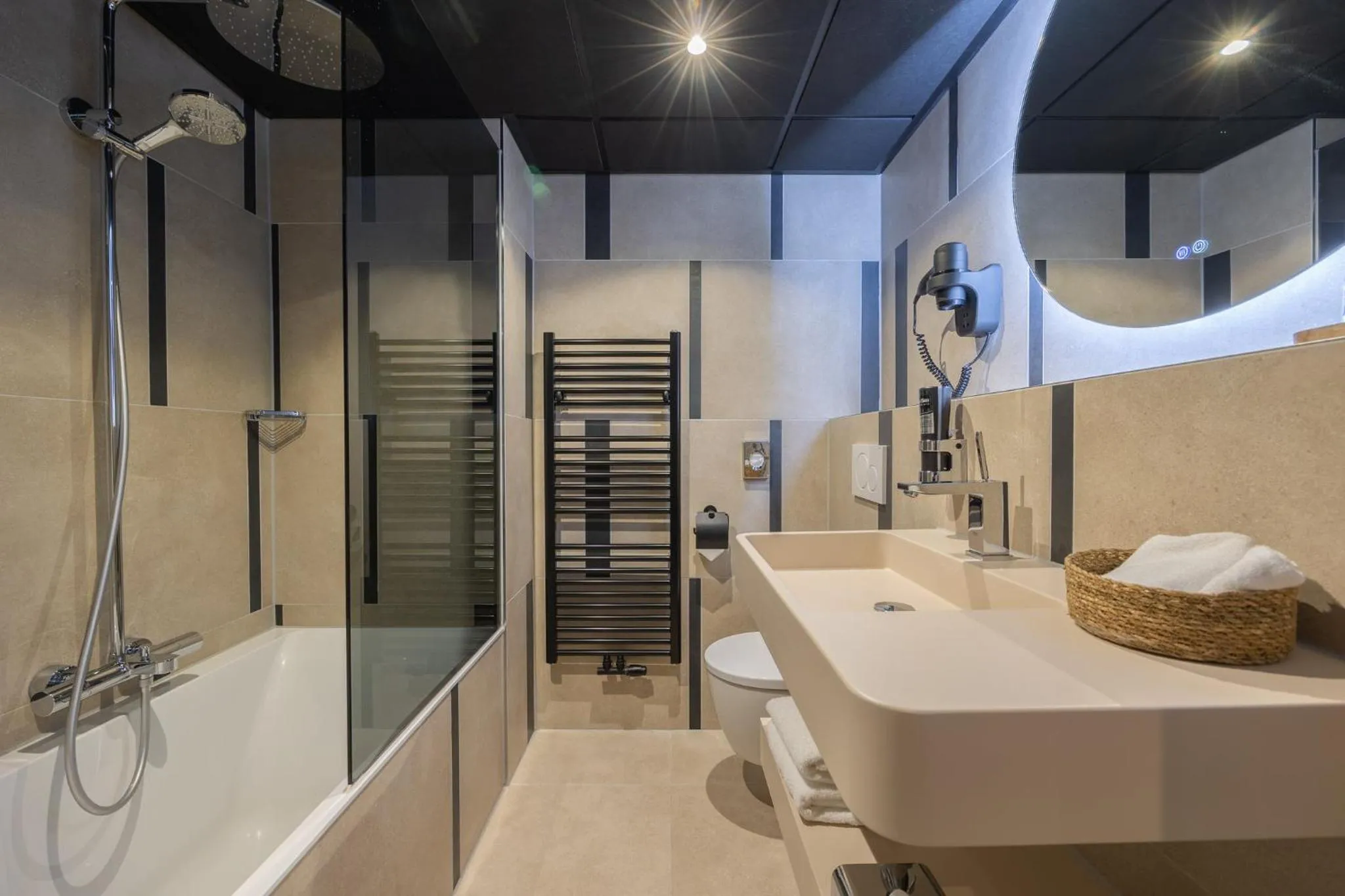 Bathroom in Leonardo Hotel Papendrecht