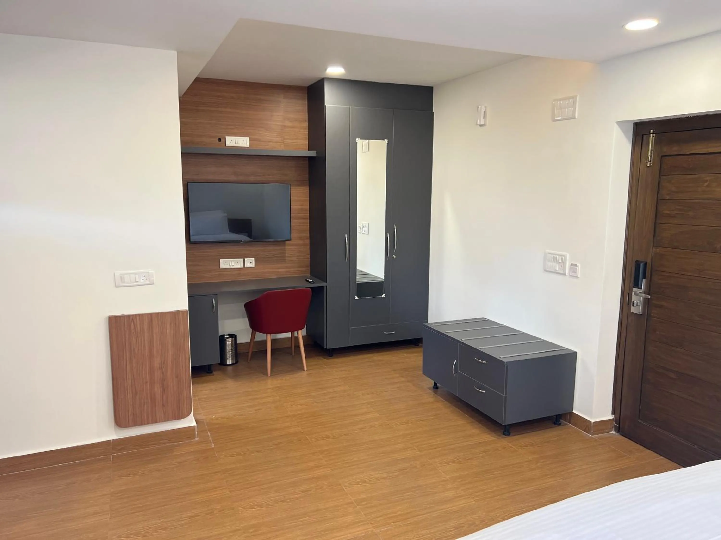 TV and multimedia, Bed in Palladium Luxury Suites Financial District Unit I