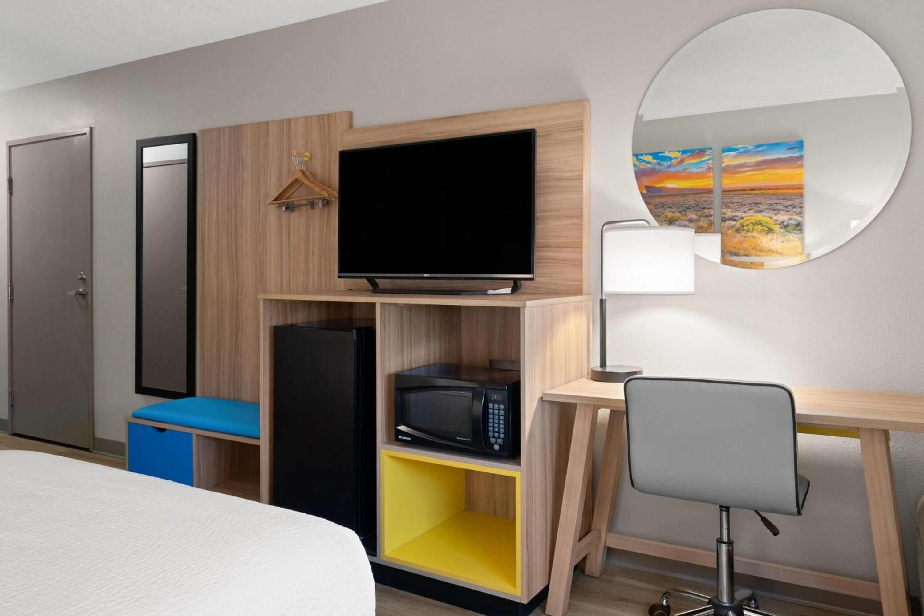 Photo of the whole room, Bed in Days Inn by Wyndham Las Vegas