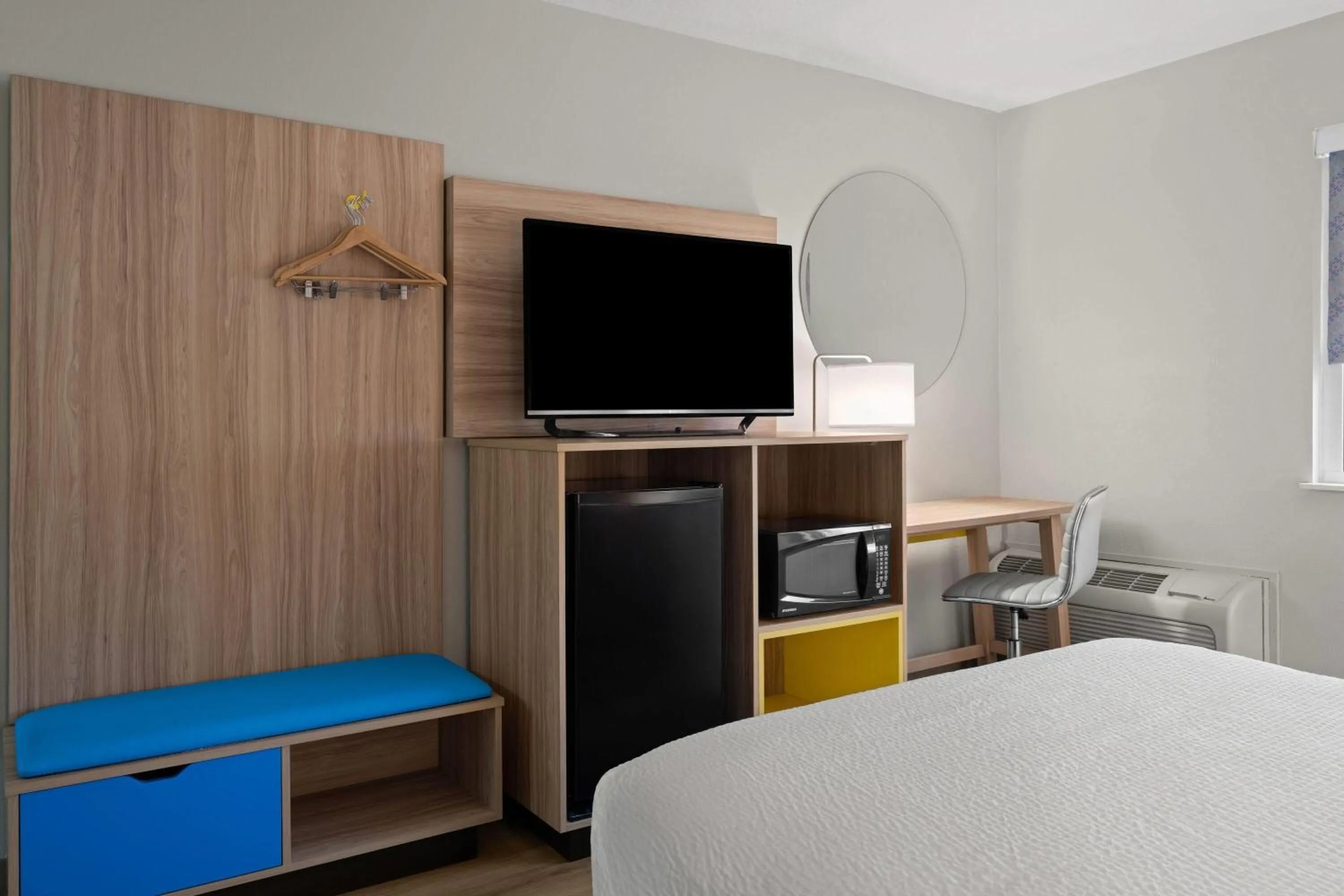 Photo of the whole room, Bed in Days Inn by Wyndham Las Vegas