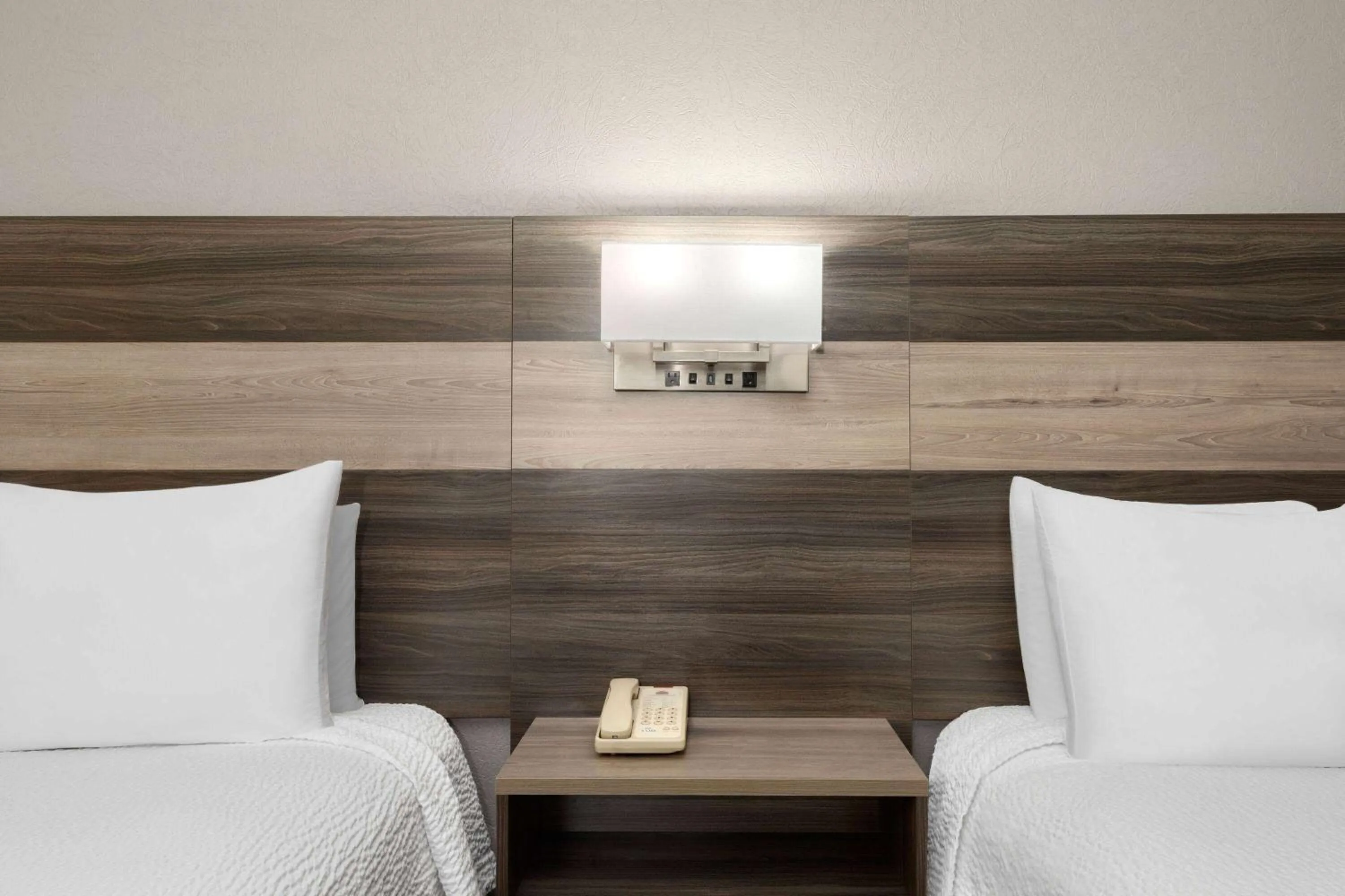 Photo of the whole room, Bed in Ramada Limited San Angelo