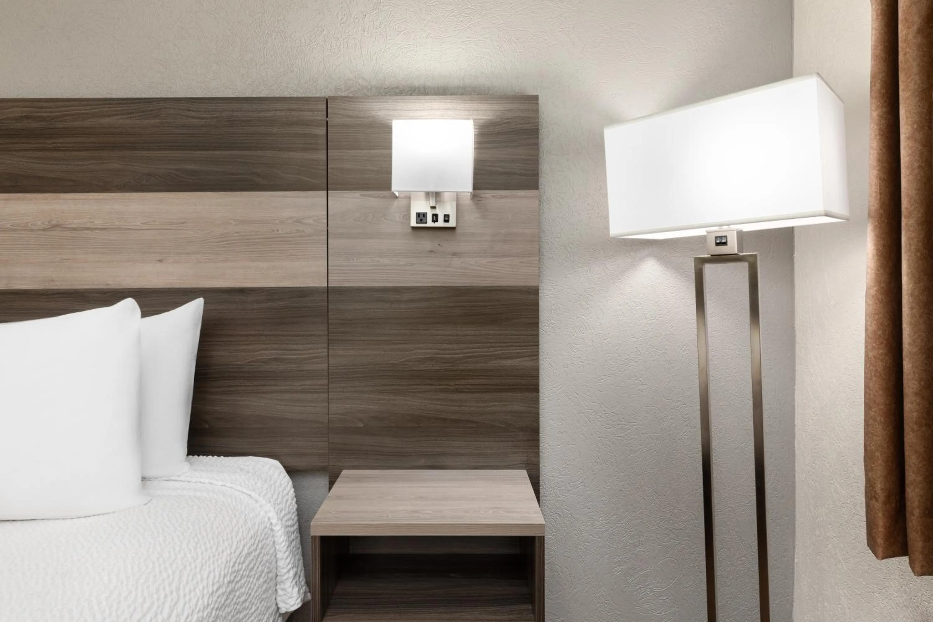 Bed in Ramada Limited San Angelo