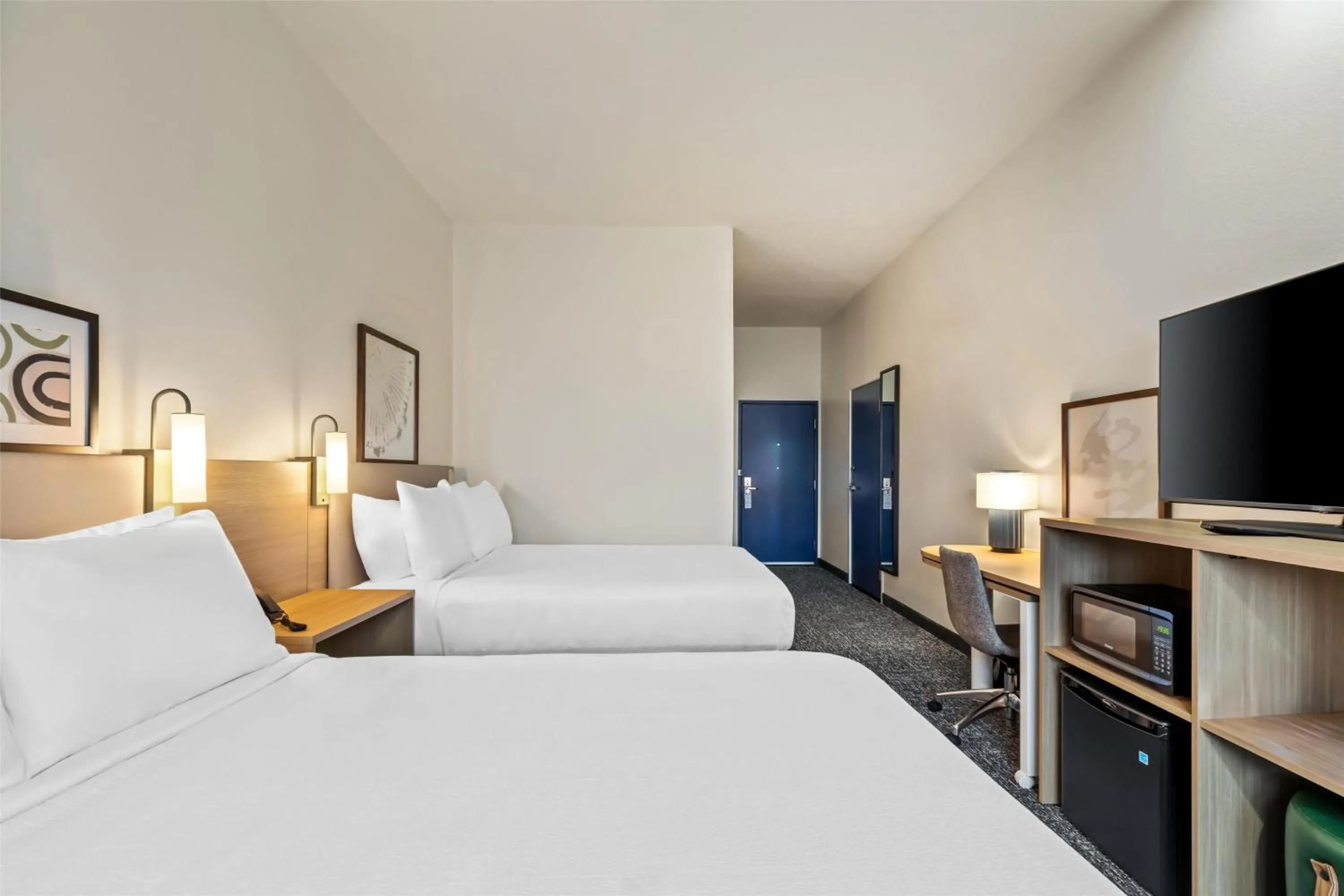 Bed in Spark by Hilton Wilkes Barre