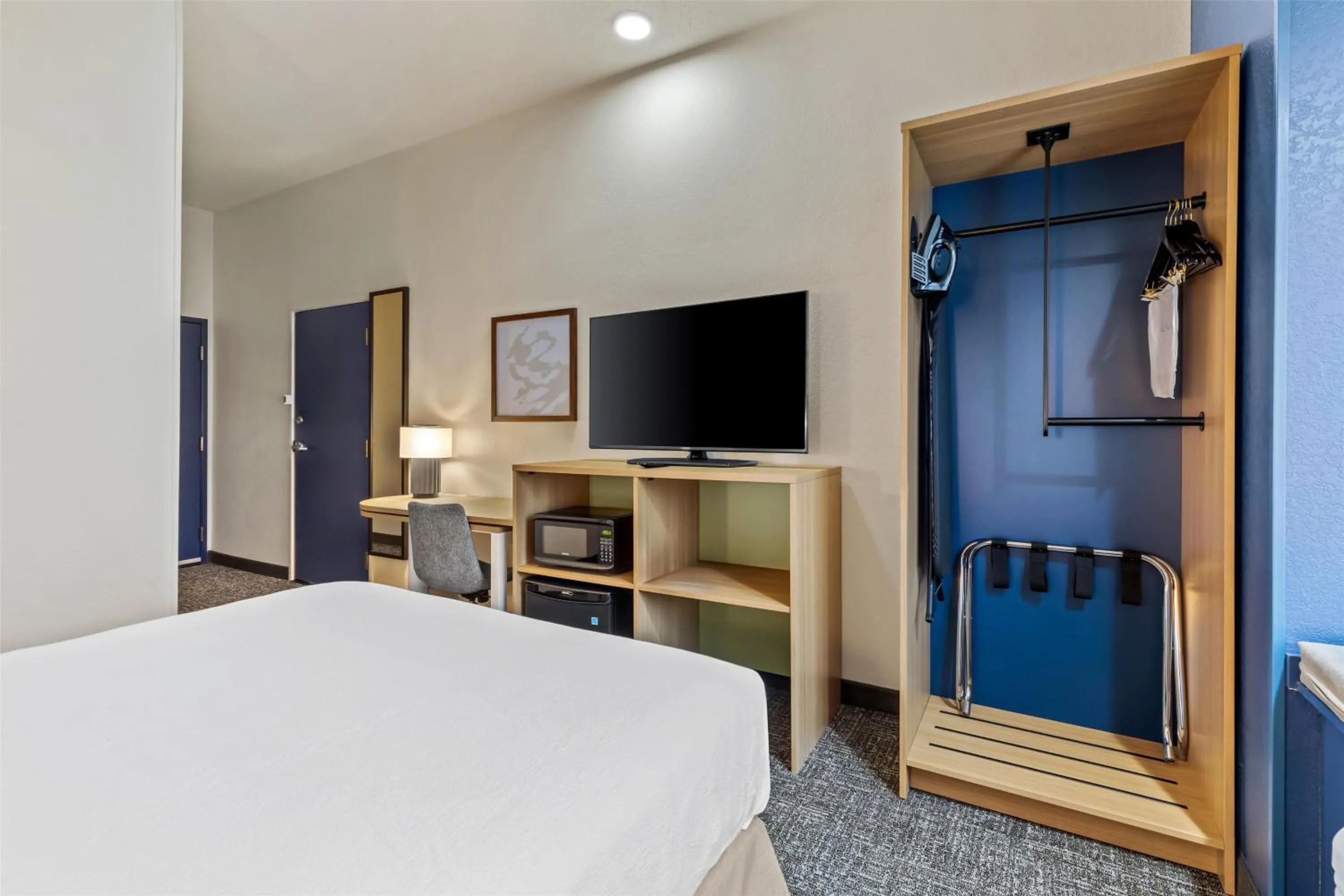 Bed in Spark by Hilton Wilkes Barre