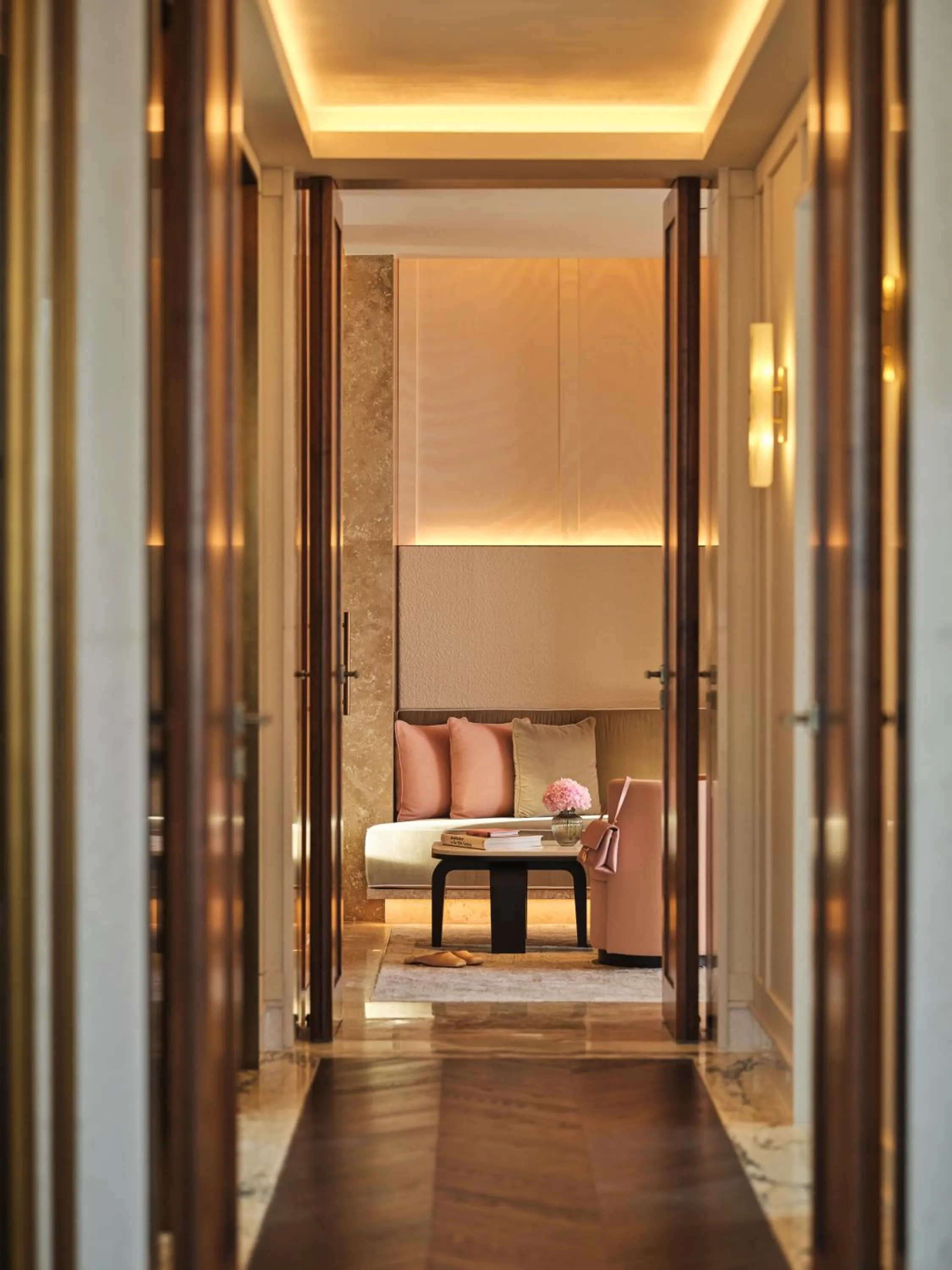 Bedroom in The Lana - Dorchester Collection