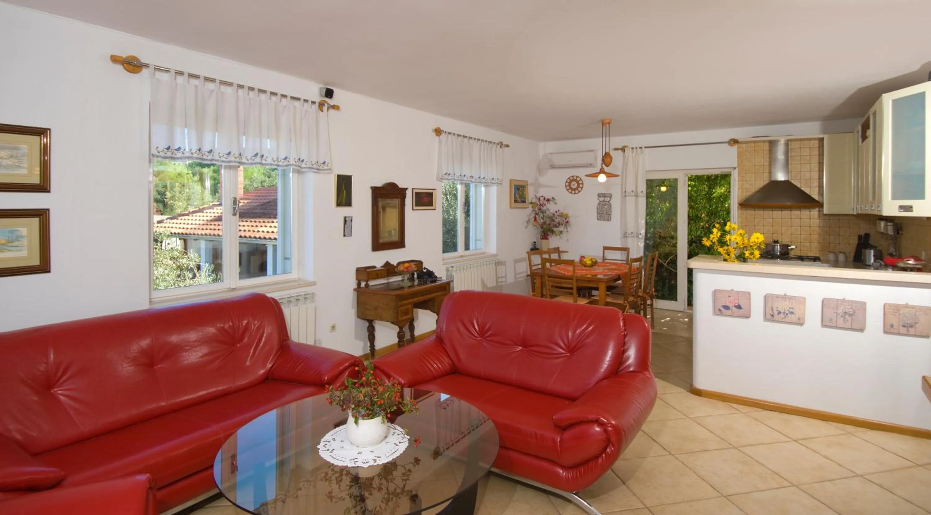 Living room in Holiday Home Lukrecia, for 9, private pool, free parking, 450 m from the beach
