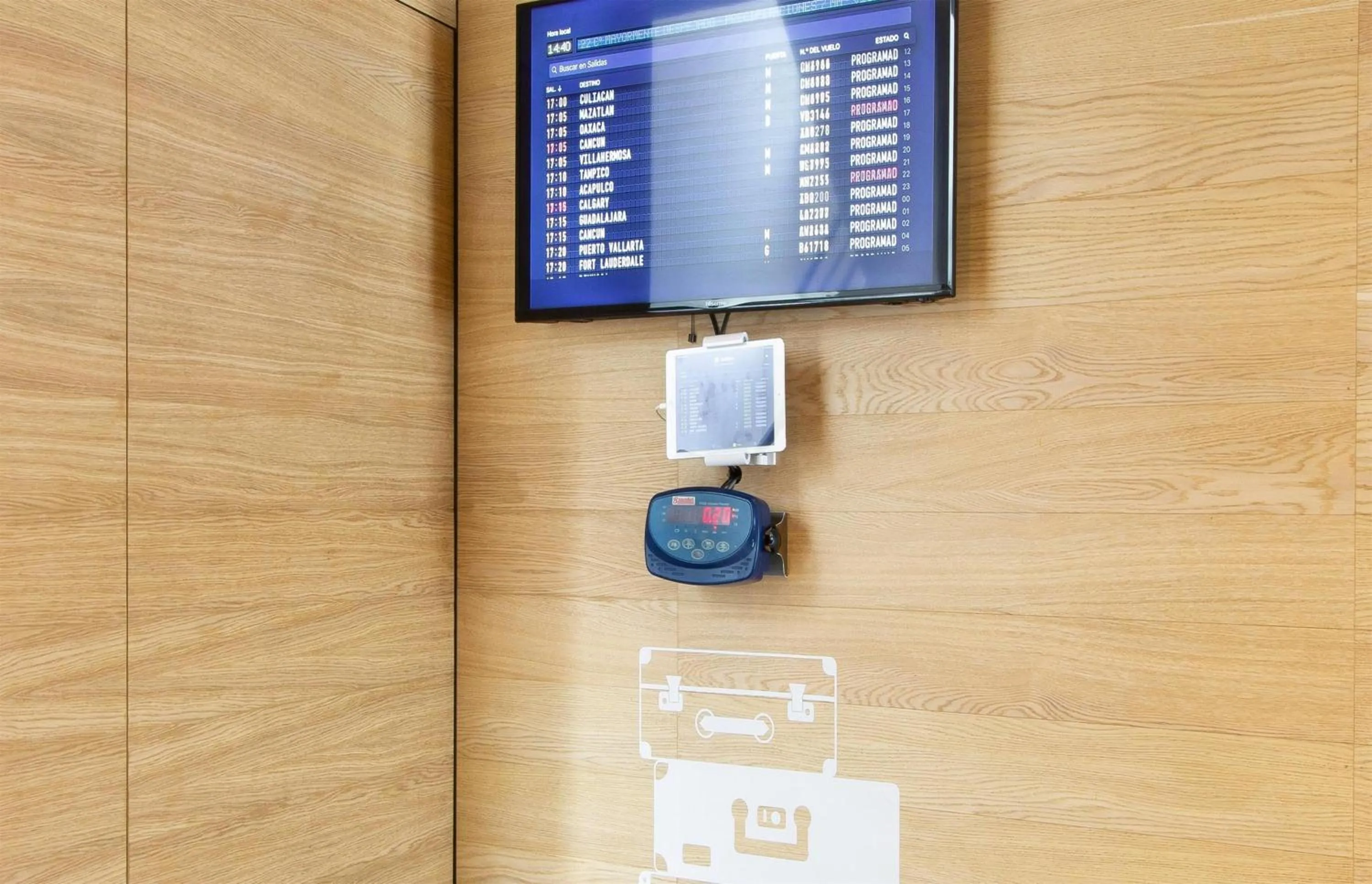 Lobby or reception in Hotel MX aeropuerto CDMX, Trademark Collection by Wyndham