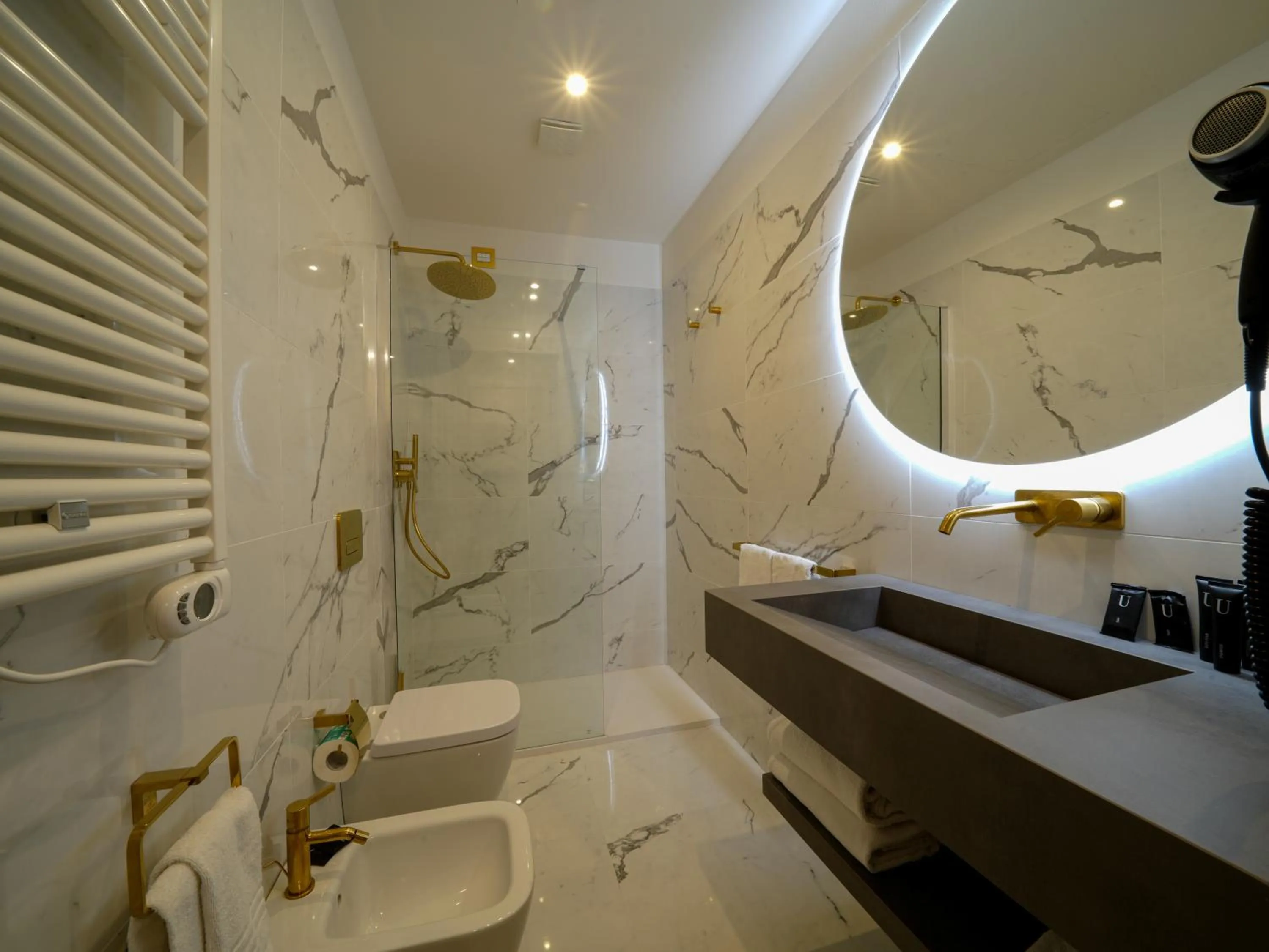 Bathroom in Hotiday Castiglioncello Suite