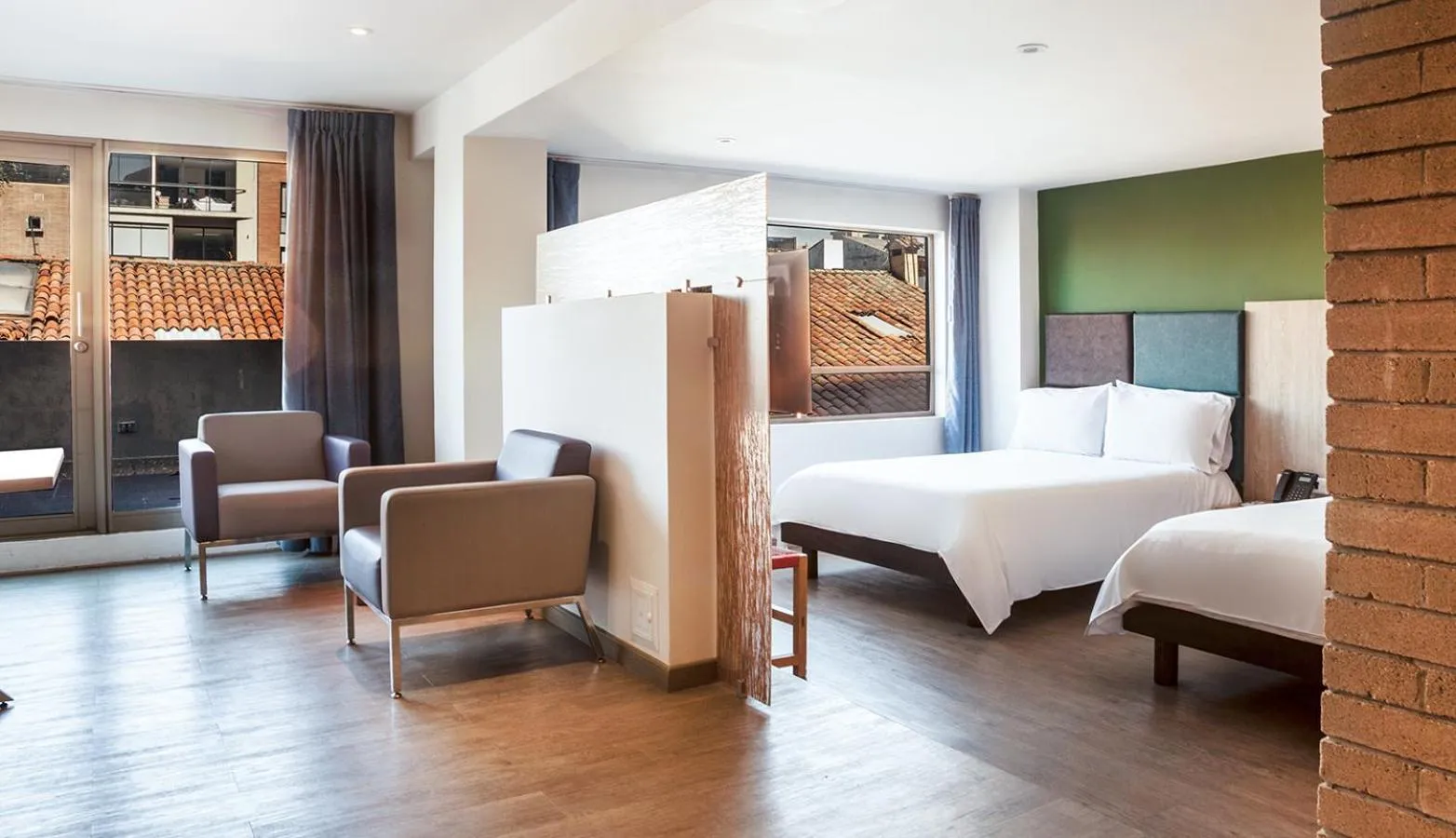 Bathroom, Bed in Hotel Viaggio Teleport City Suites