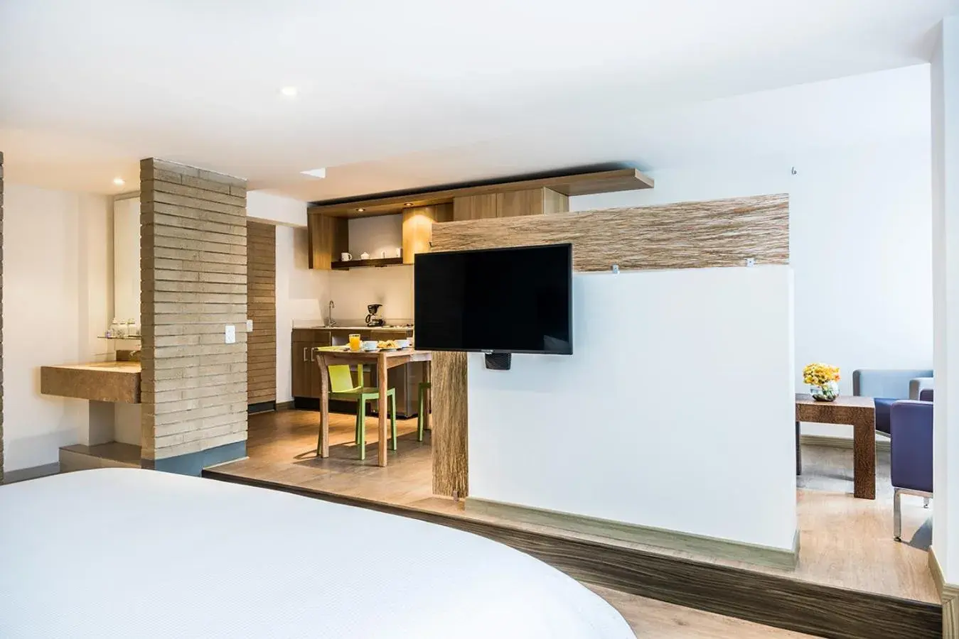 Suite in Hotel Viaggio Teleport City Suites Suite in Hotel Viaggio Teleport City Suites