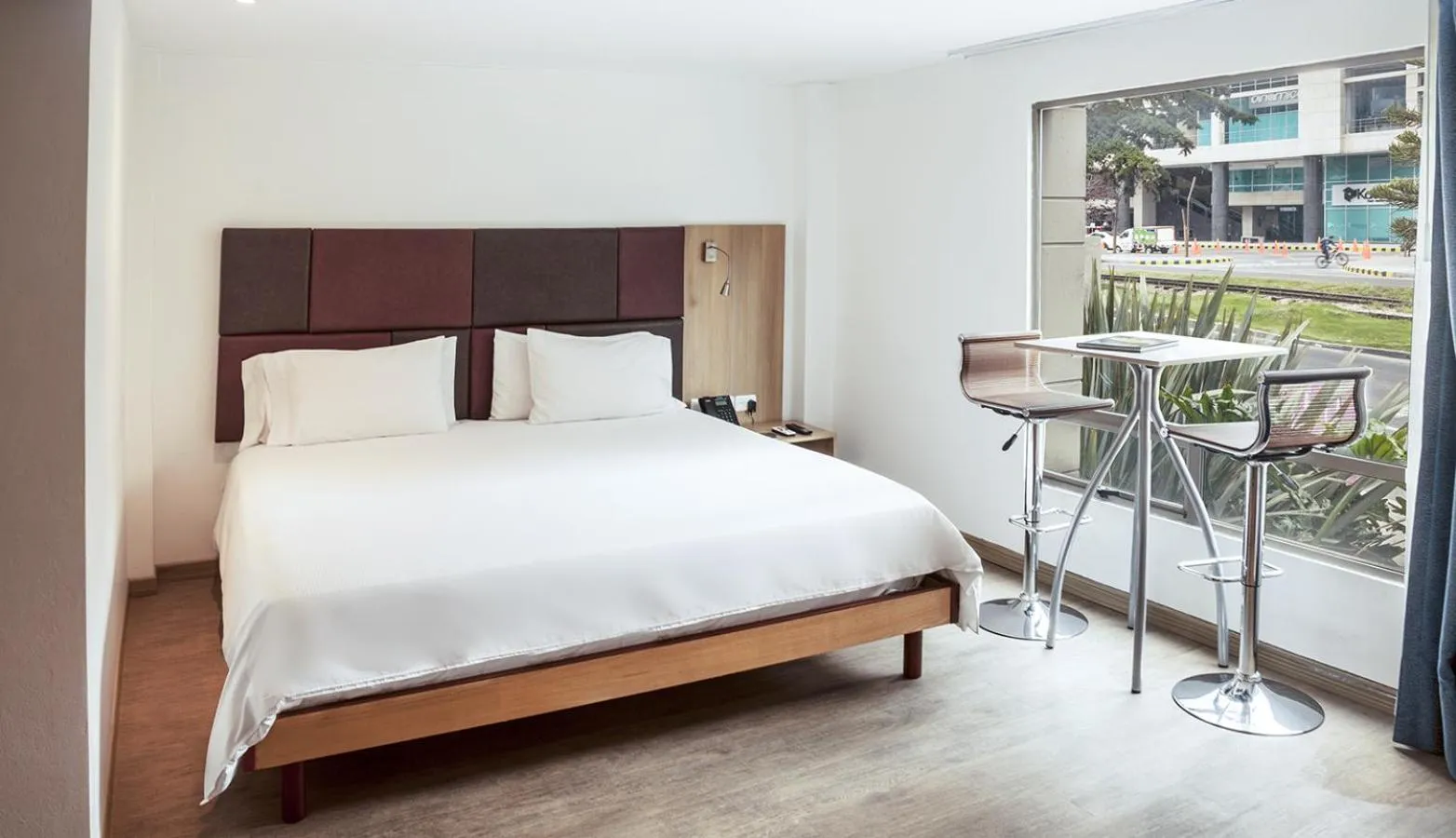 Bathroom, Bed in Hotel Viaggio Teleport City Suites