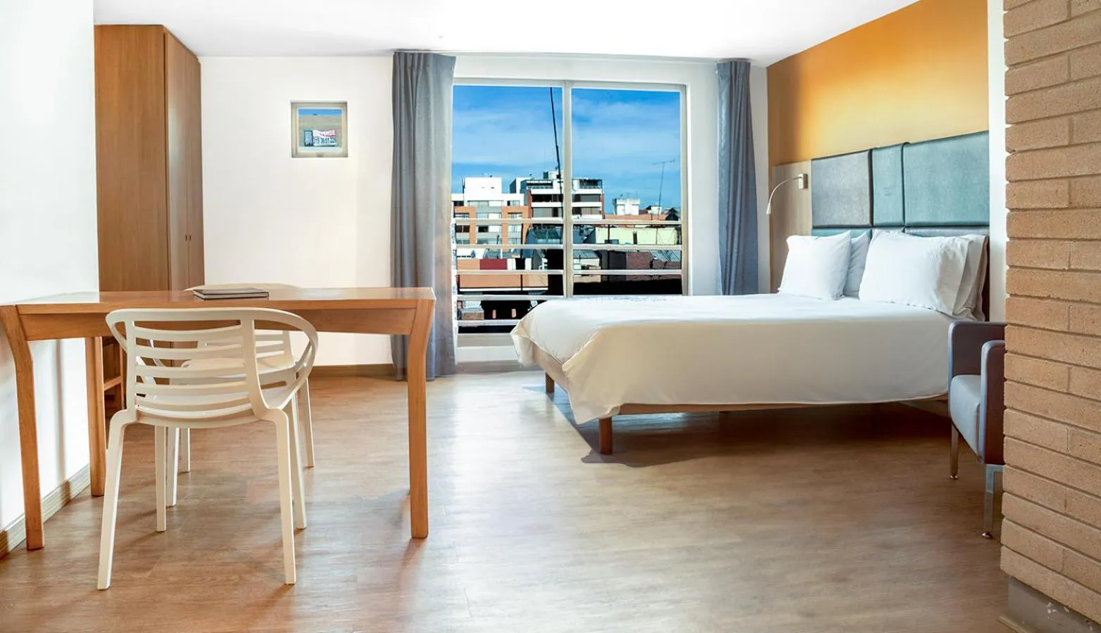 Bathroom, Bed in Hotel Viaggio Teleport City Suites