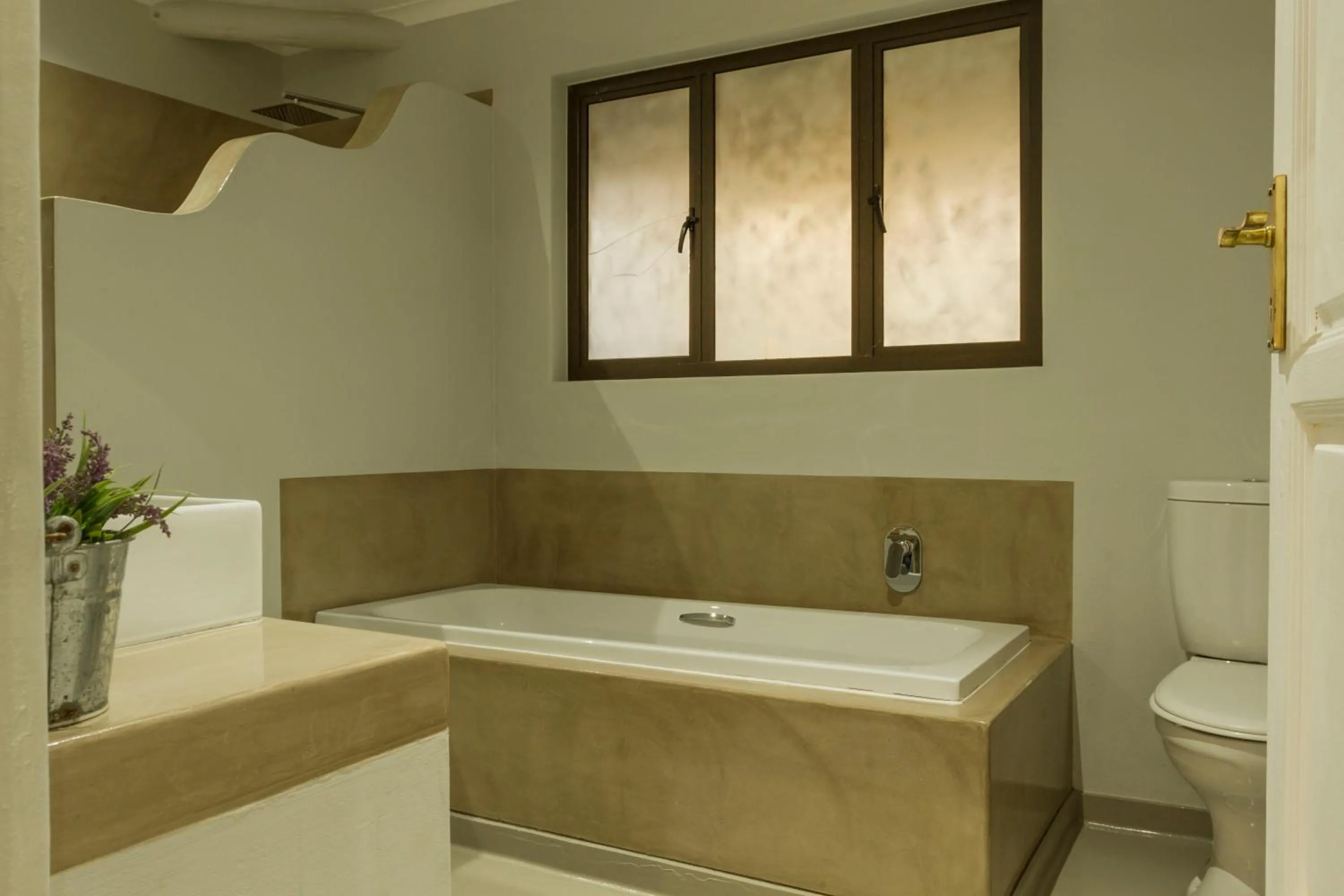 Bath in Kingfisher Creek Safari Cottages