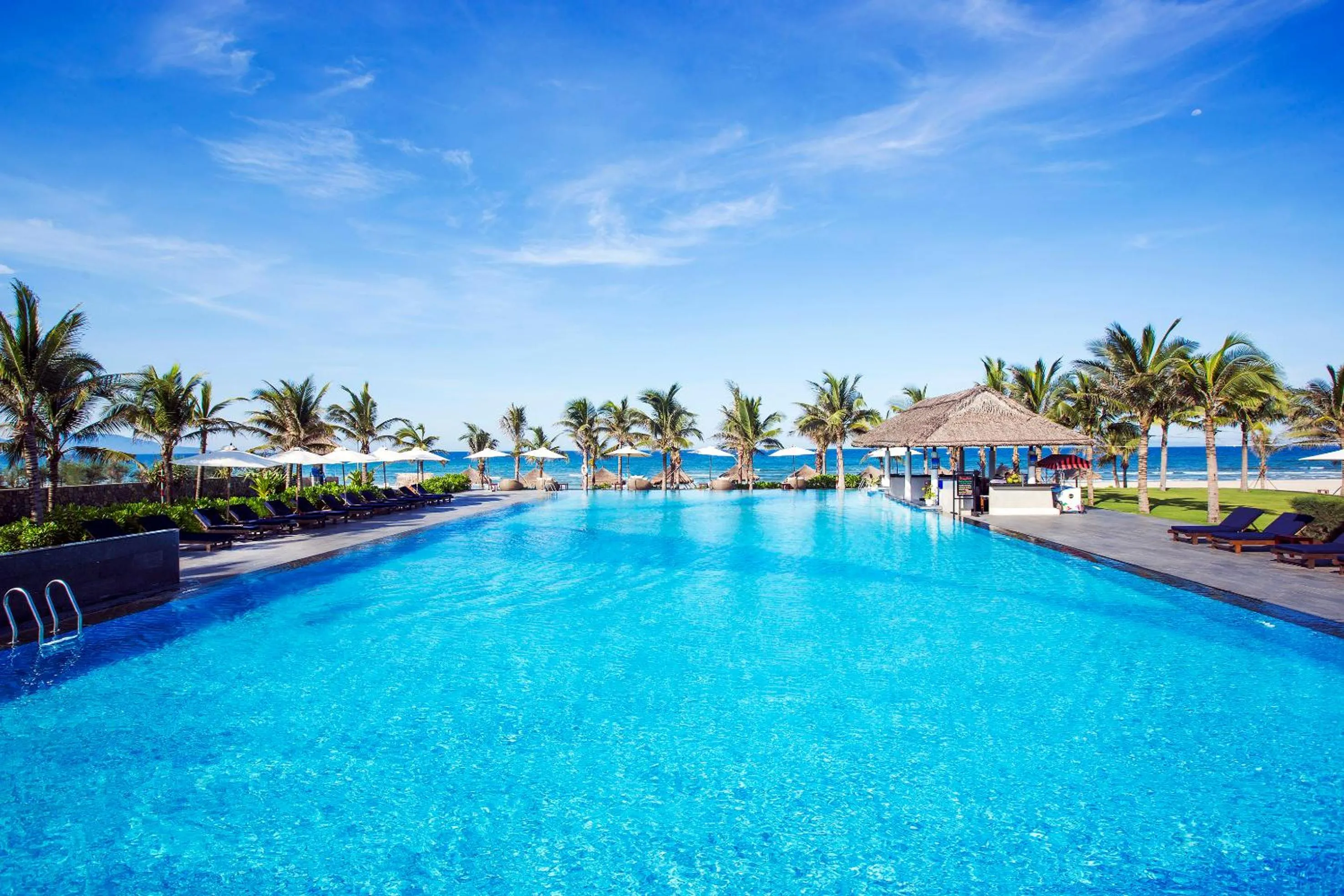 Swimming pool in Melia Danang Beach Resort
