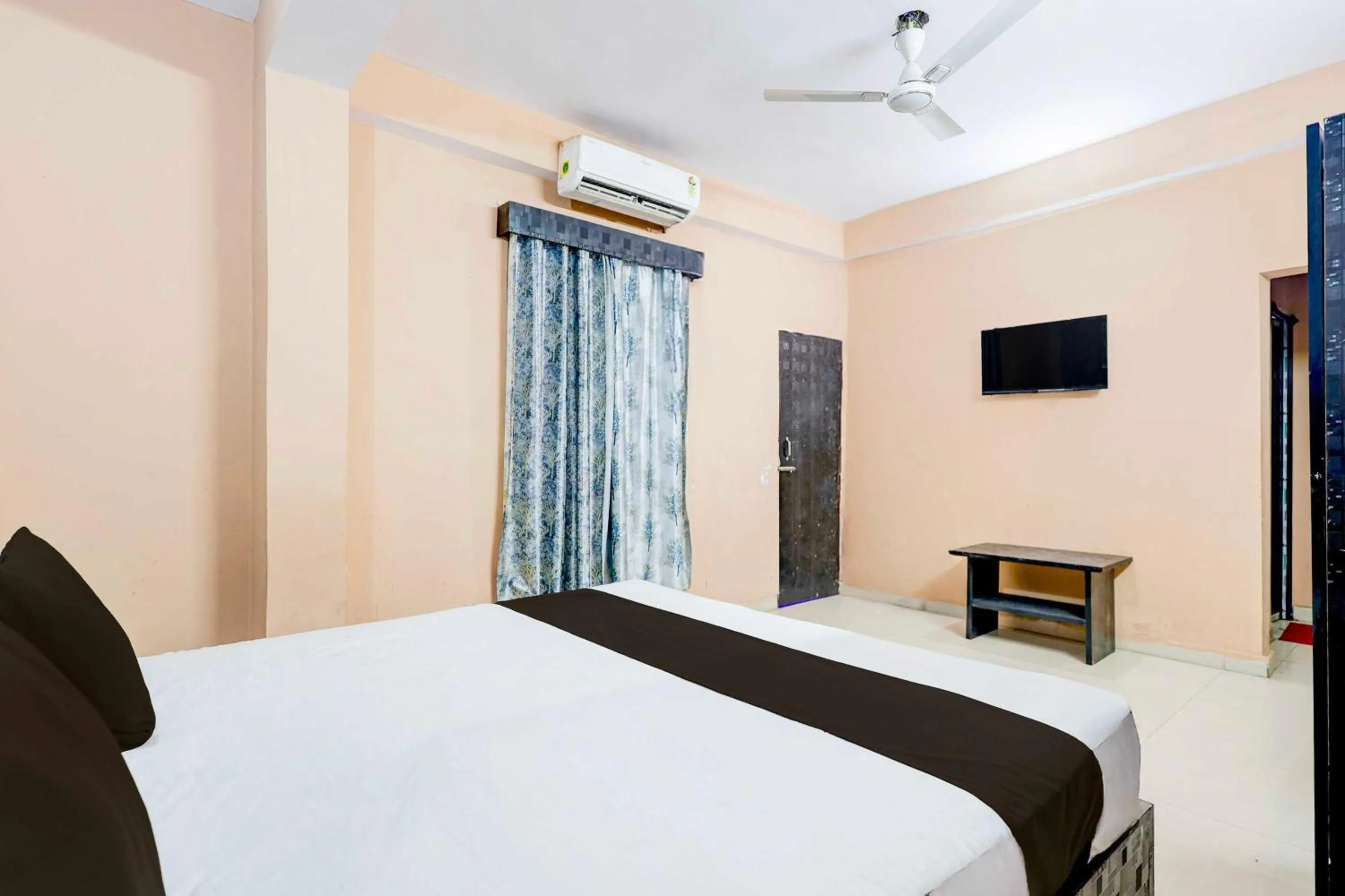 Bedroom, Bed in Hotel O The Suncity