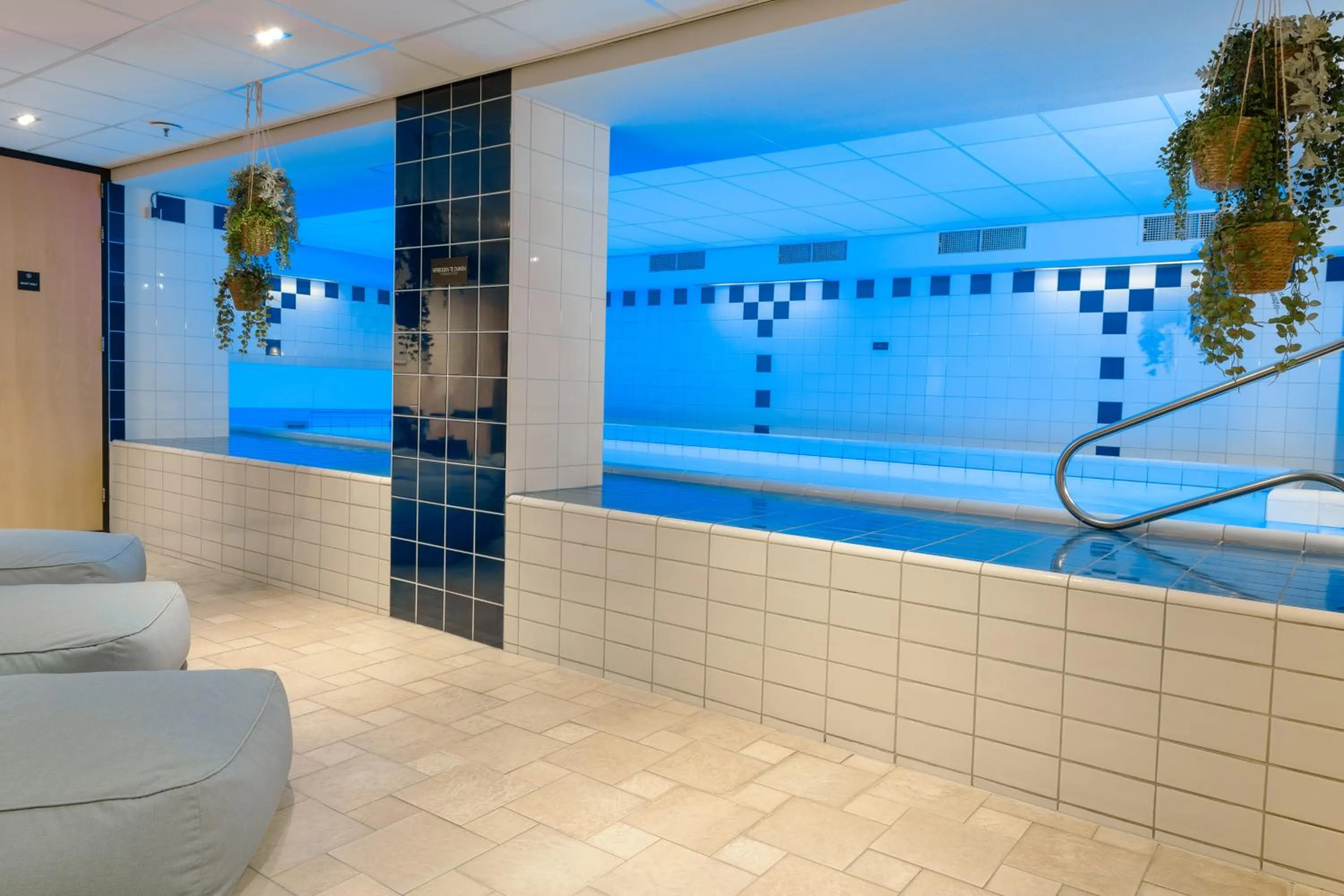 Swimming pool in Mercure Hotel Tilburg Centrum