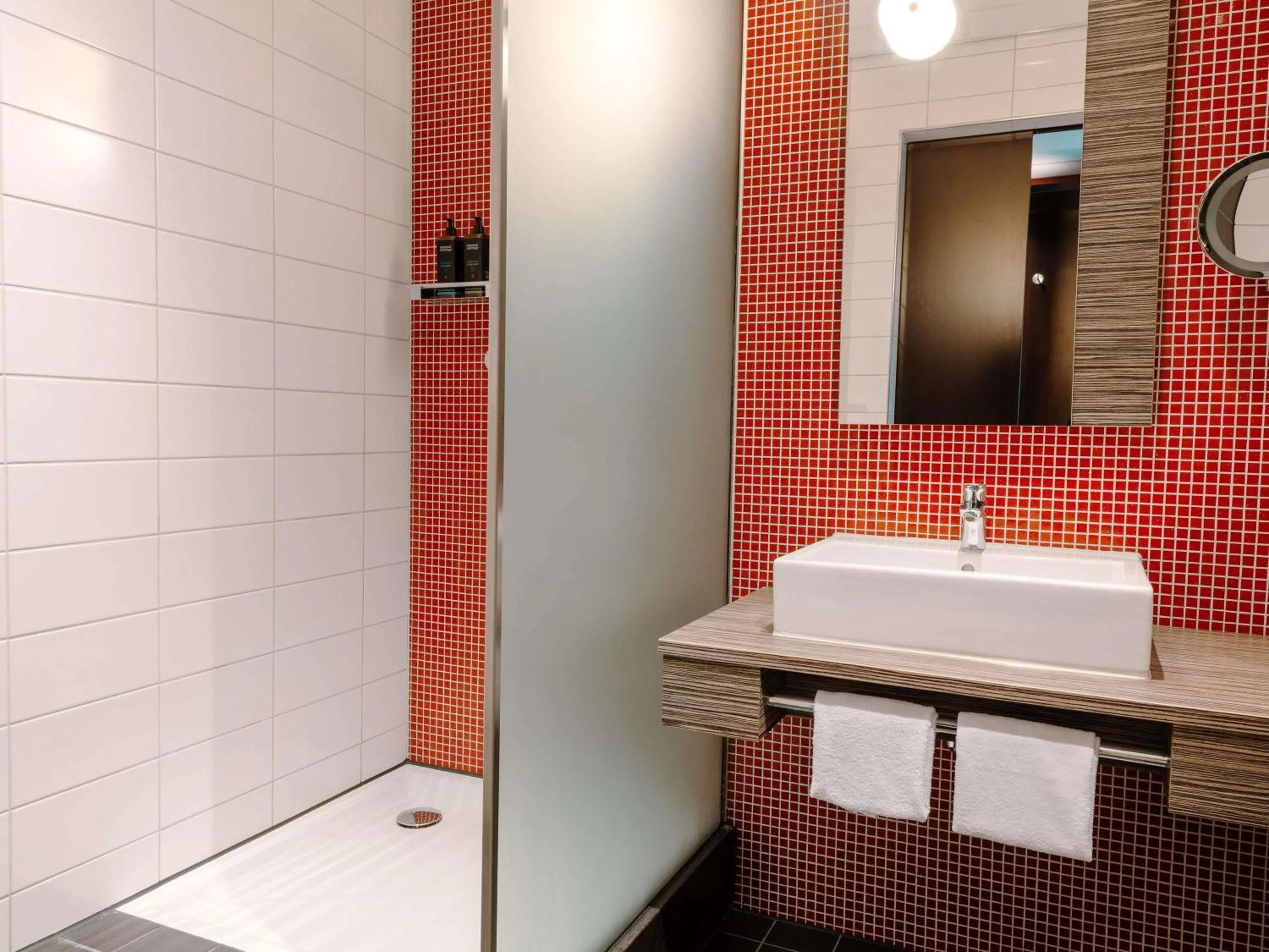 Bedroom in Mercure Hotel Tilburg Centrum