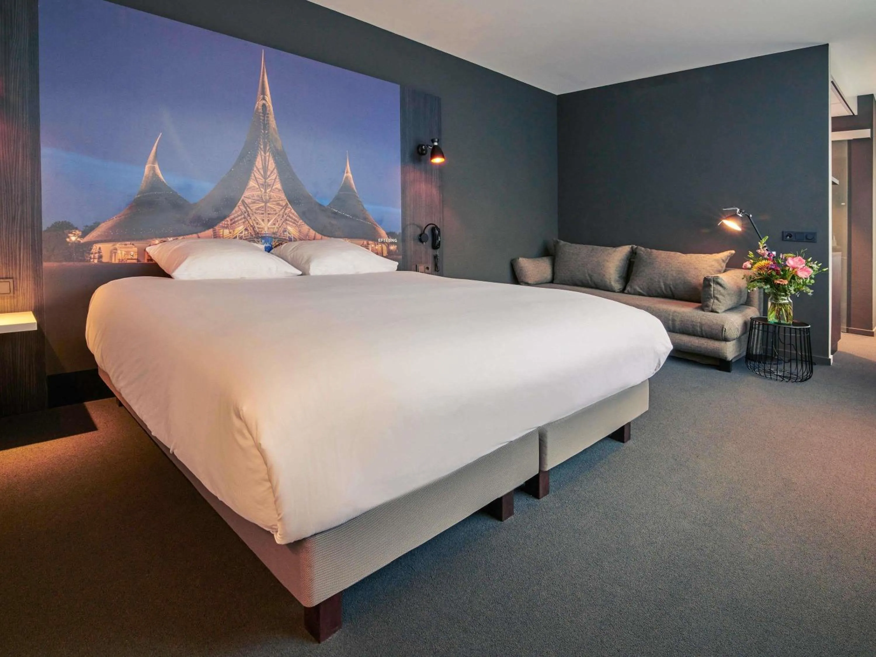 Bedroom, Bed in Mercure Hotel Tilburg Centrum